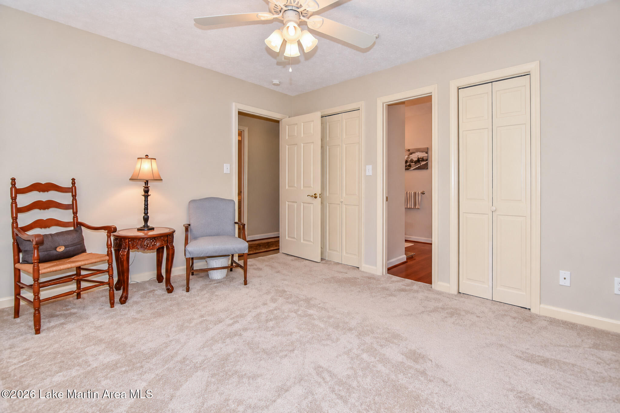 460 Auburn Dr