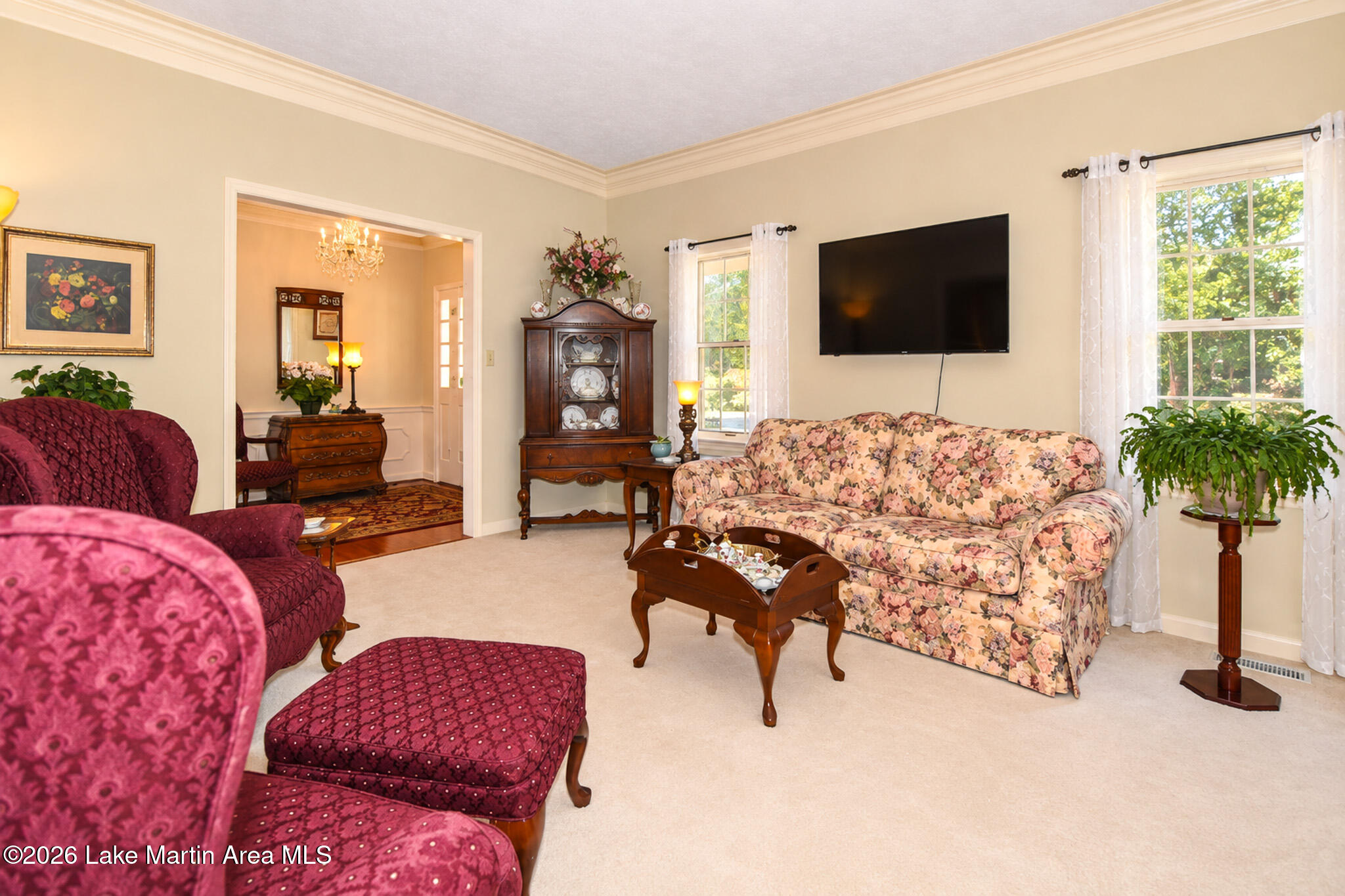 460 Auburn Dr
