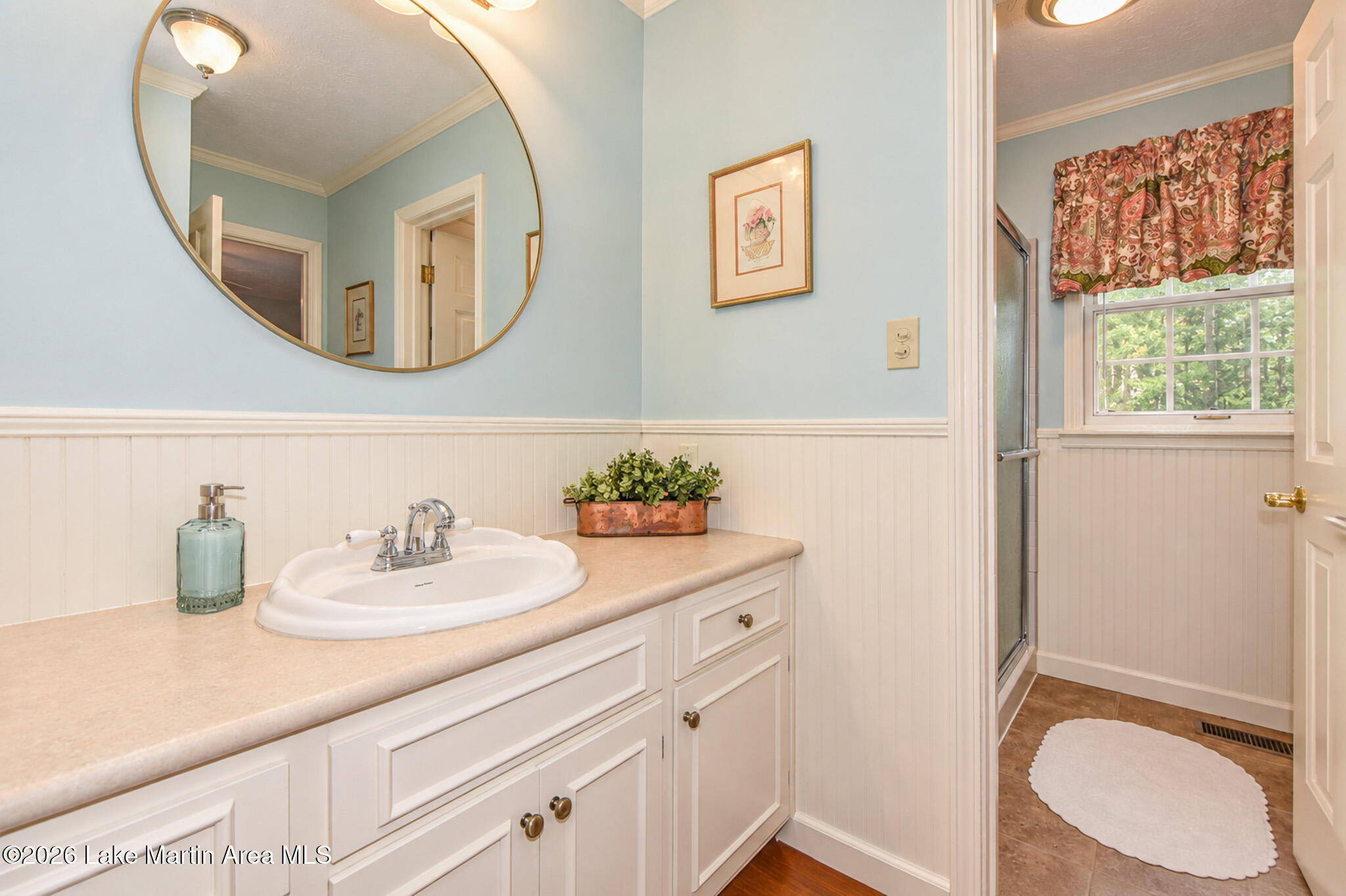 460 Auburn Dr