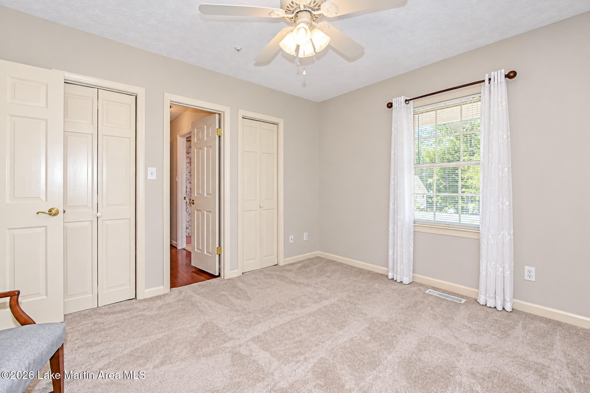 460 Auburn Dr