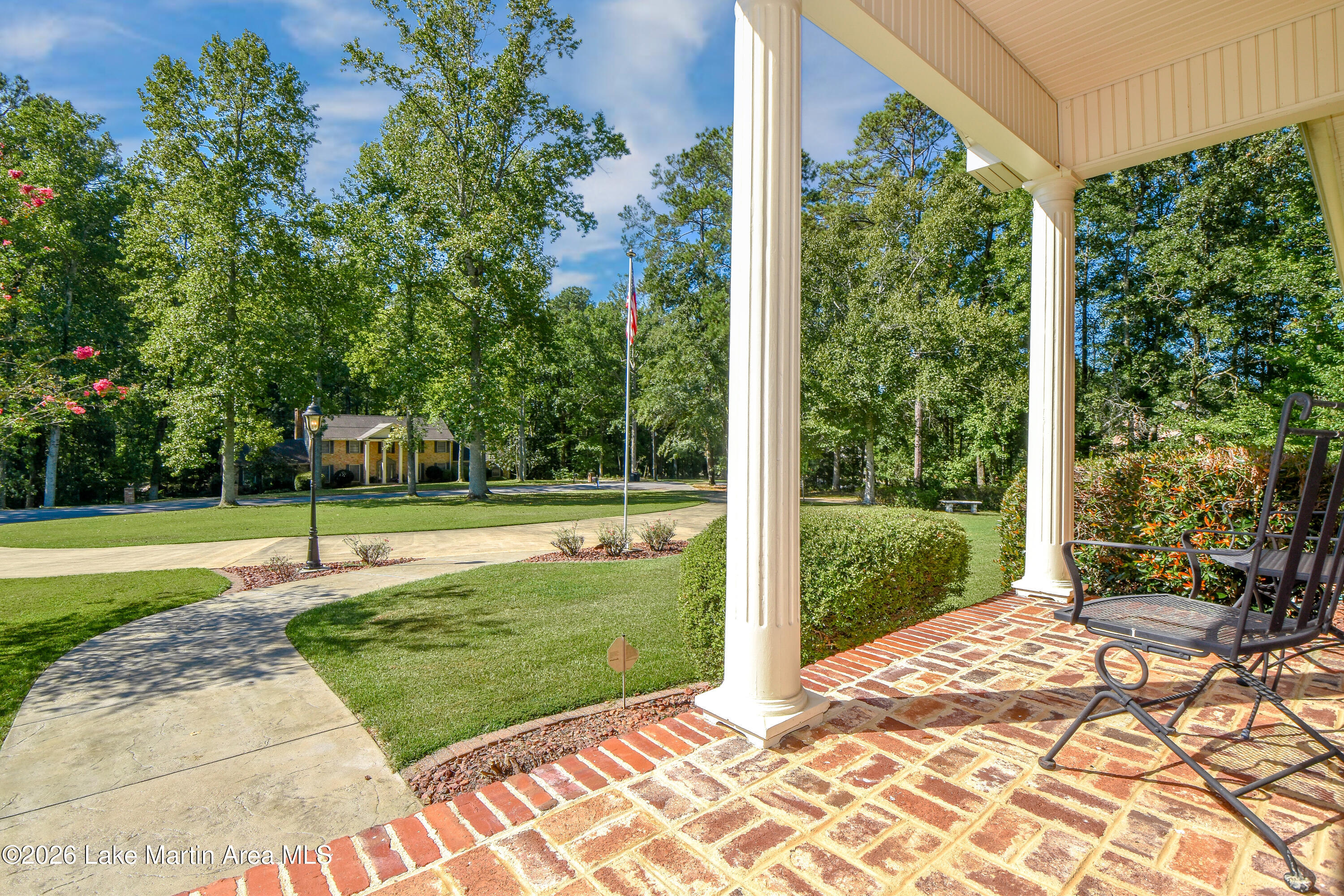 460 Auburn Dr