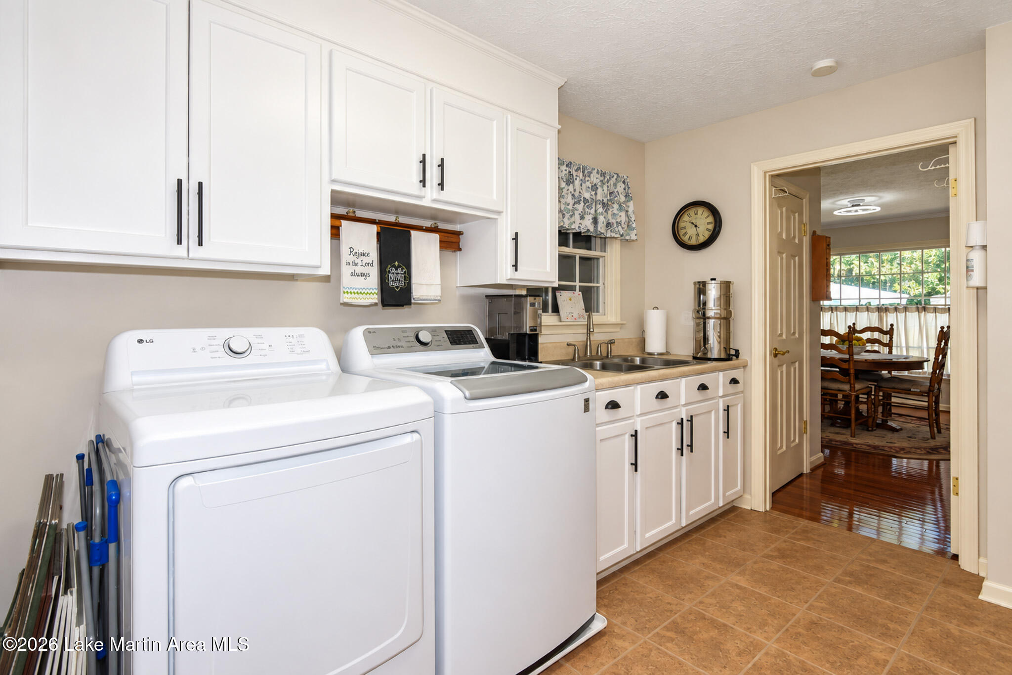 460 Auburn Dr