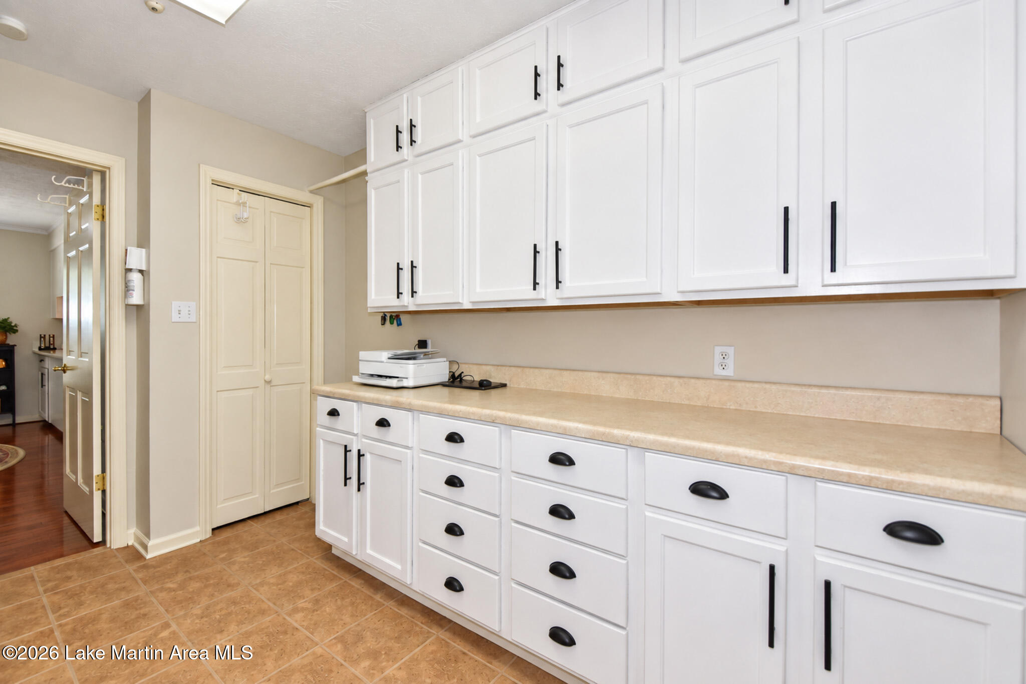 460 Auburn Dr