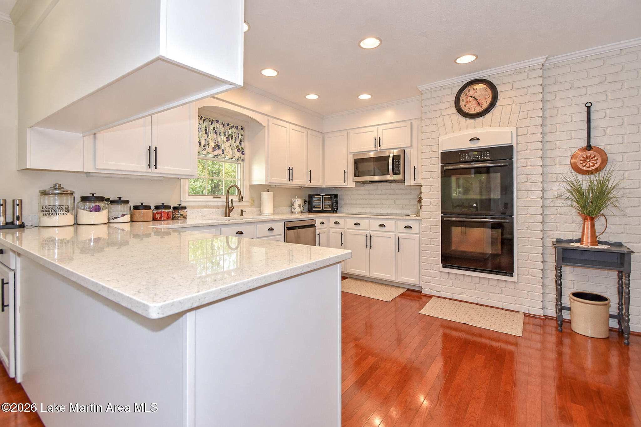 460 Auburn Dr