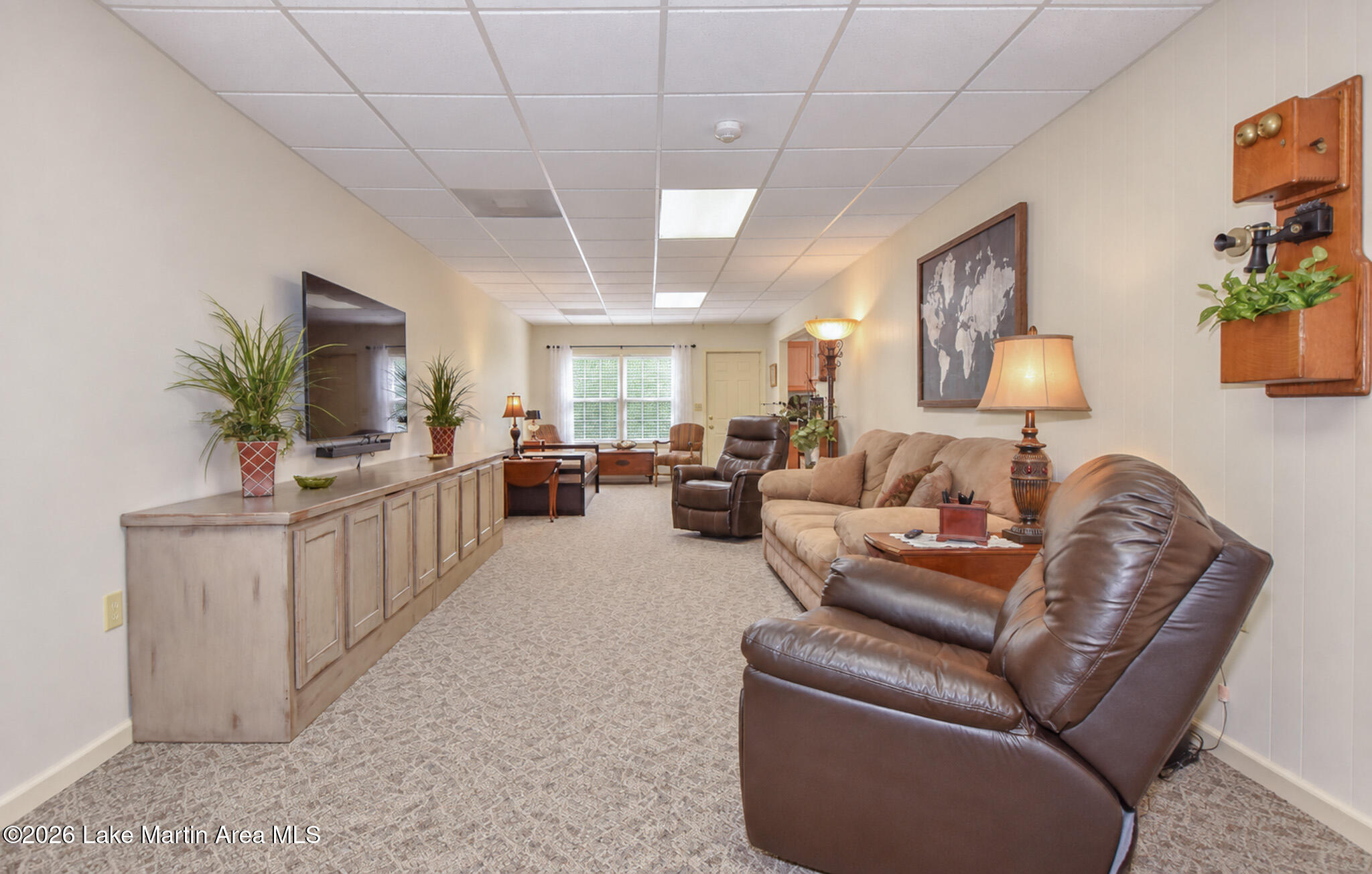 460 Auburn Dr