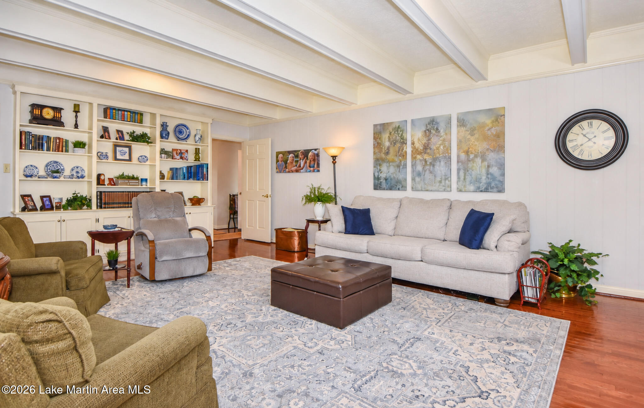 460 Auburn Dr