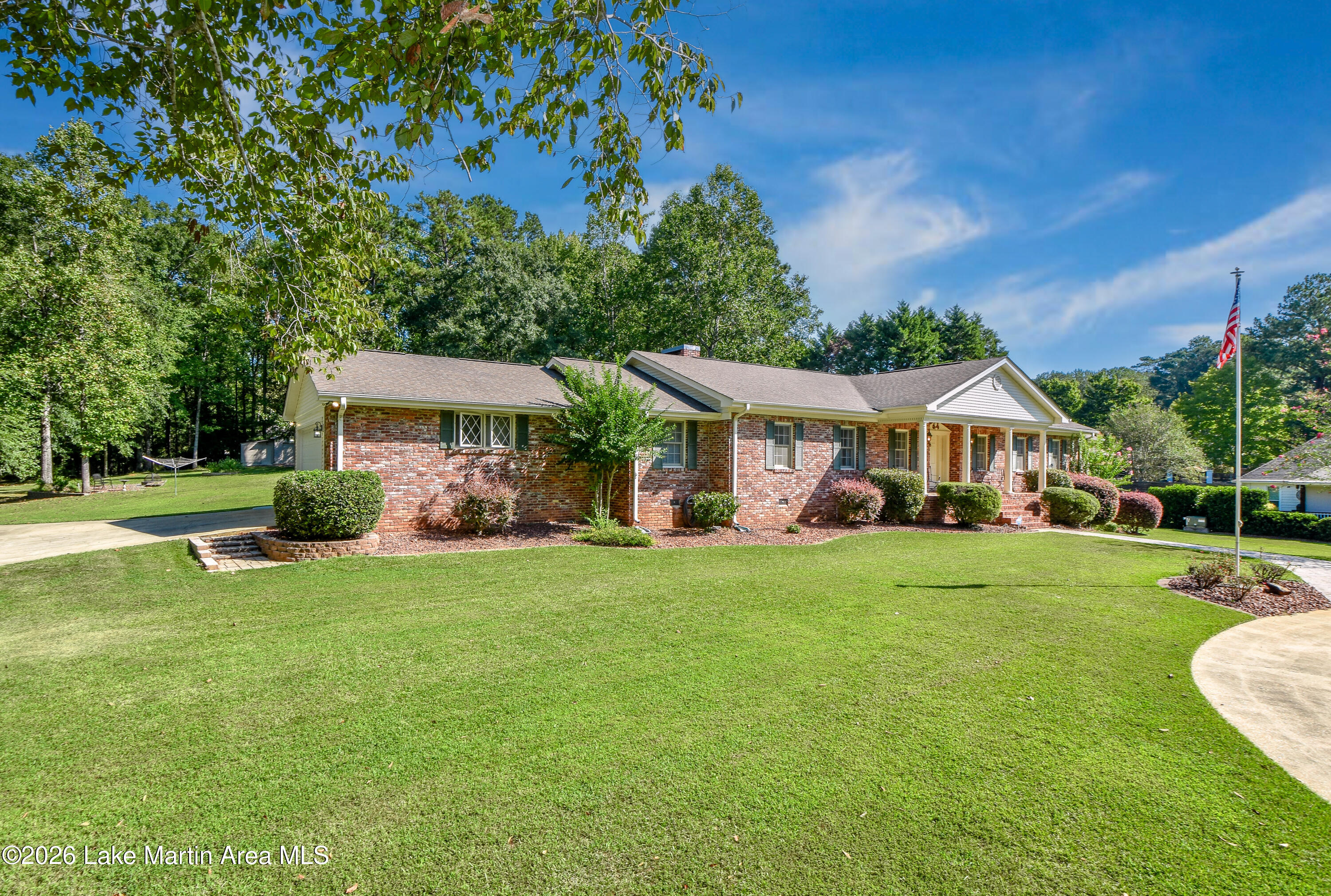 460 Auburn Dr