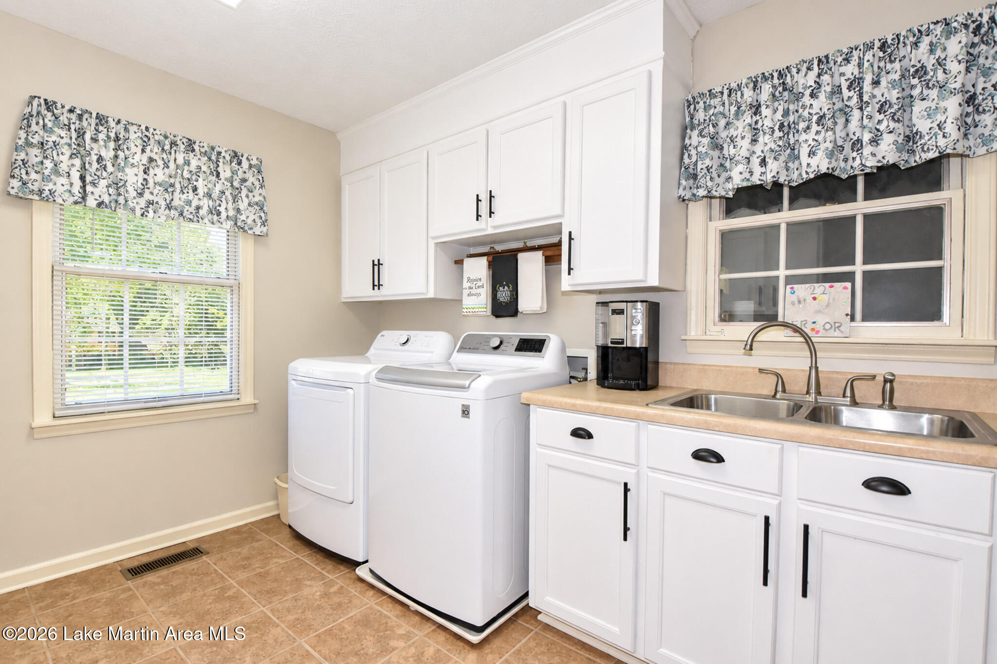 460 Auburn Dr