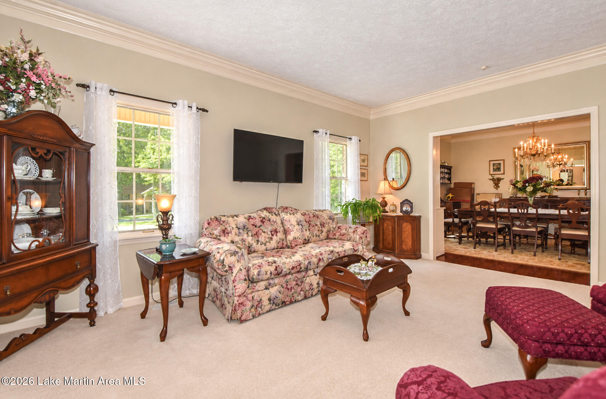 460 Auburn Dr