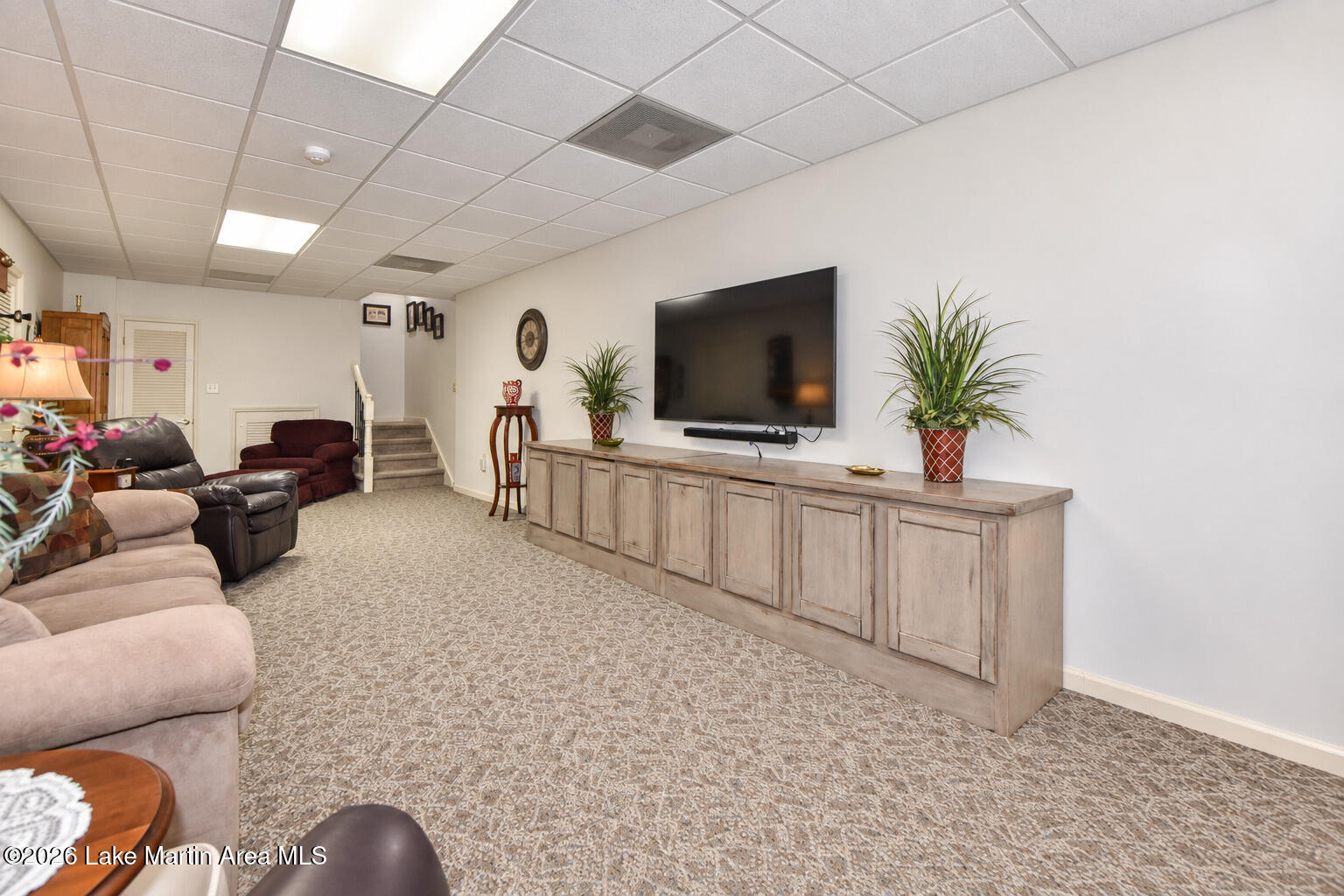 460 Auburn Dr