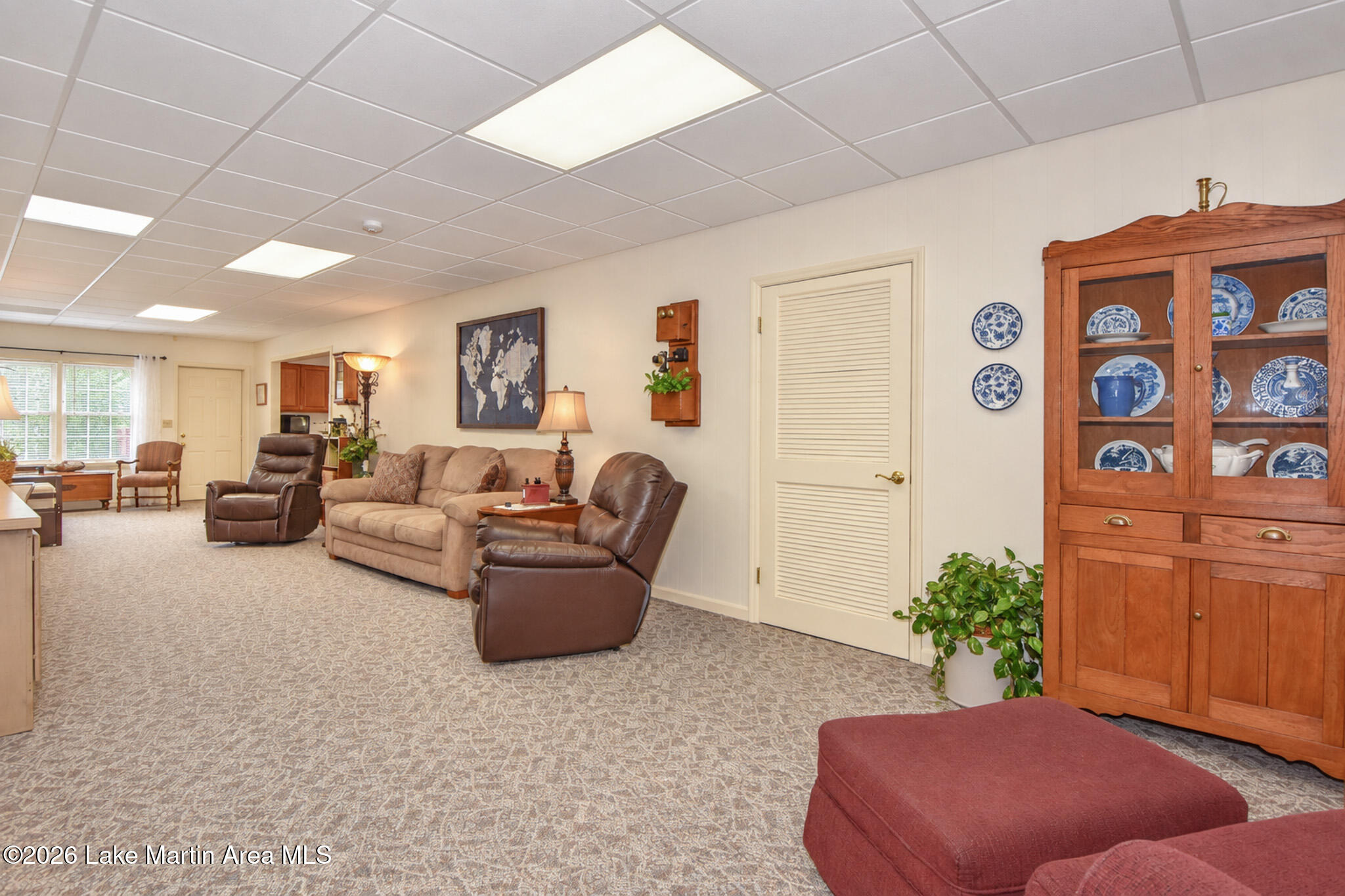 460 Auburn Dr