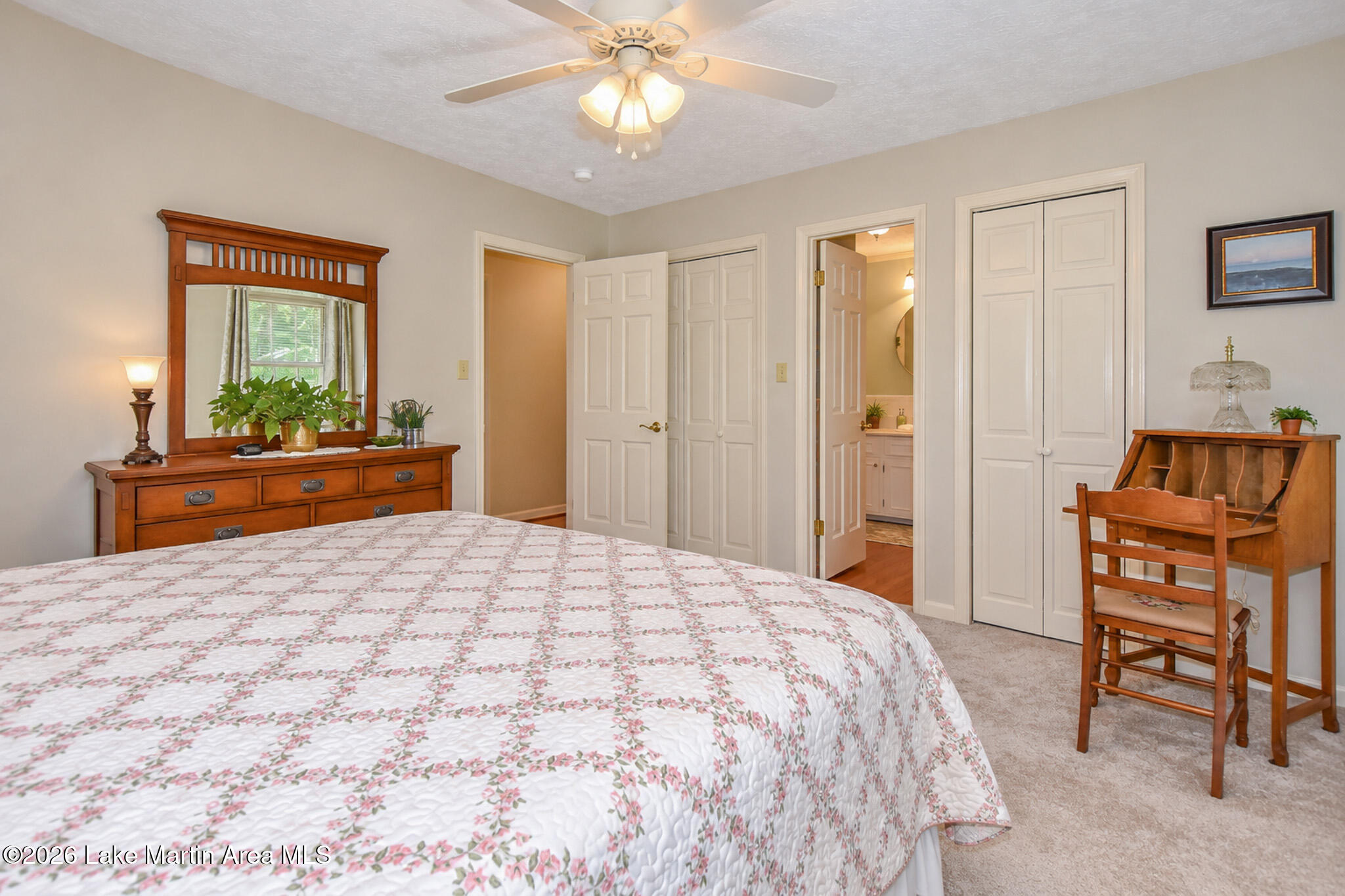 460 Auburn Dr