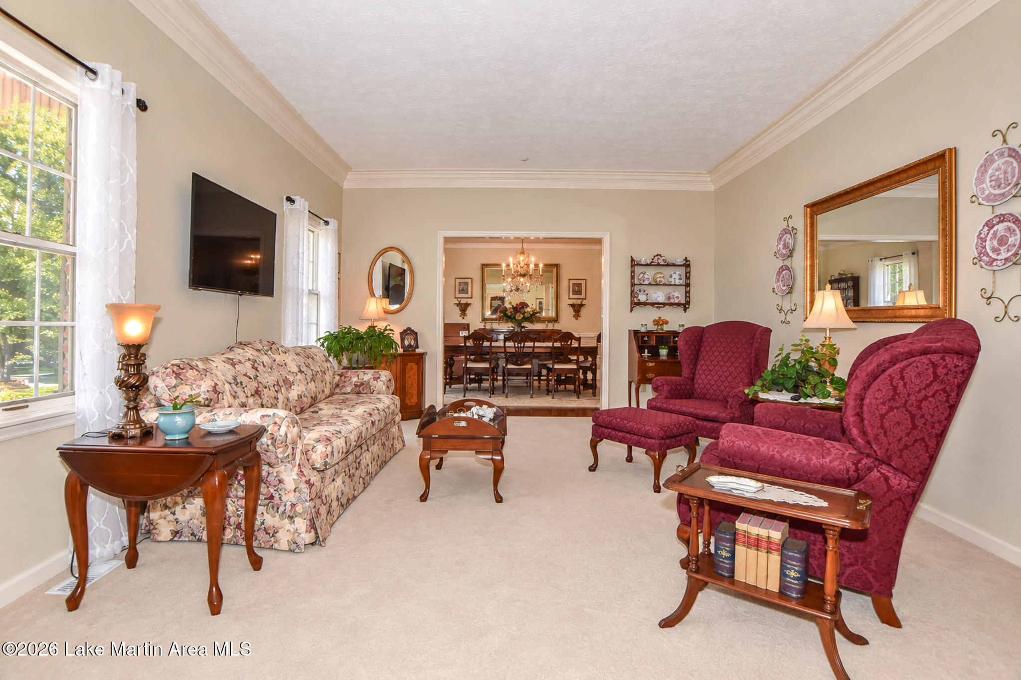 460 Auburn Dr
