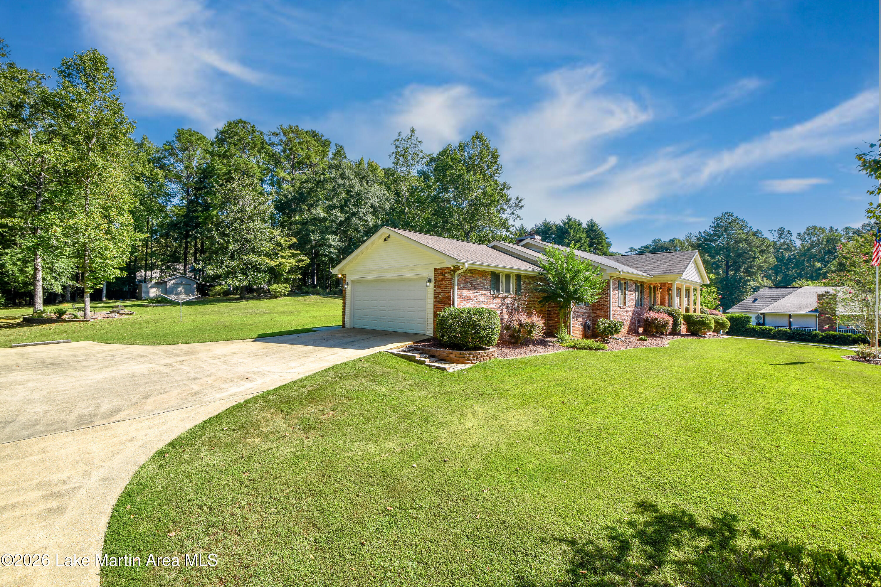 460 Auburn Dr