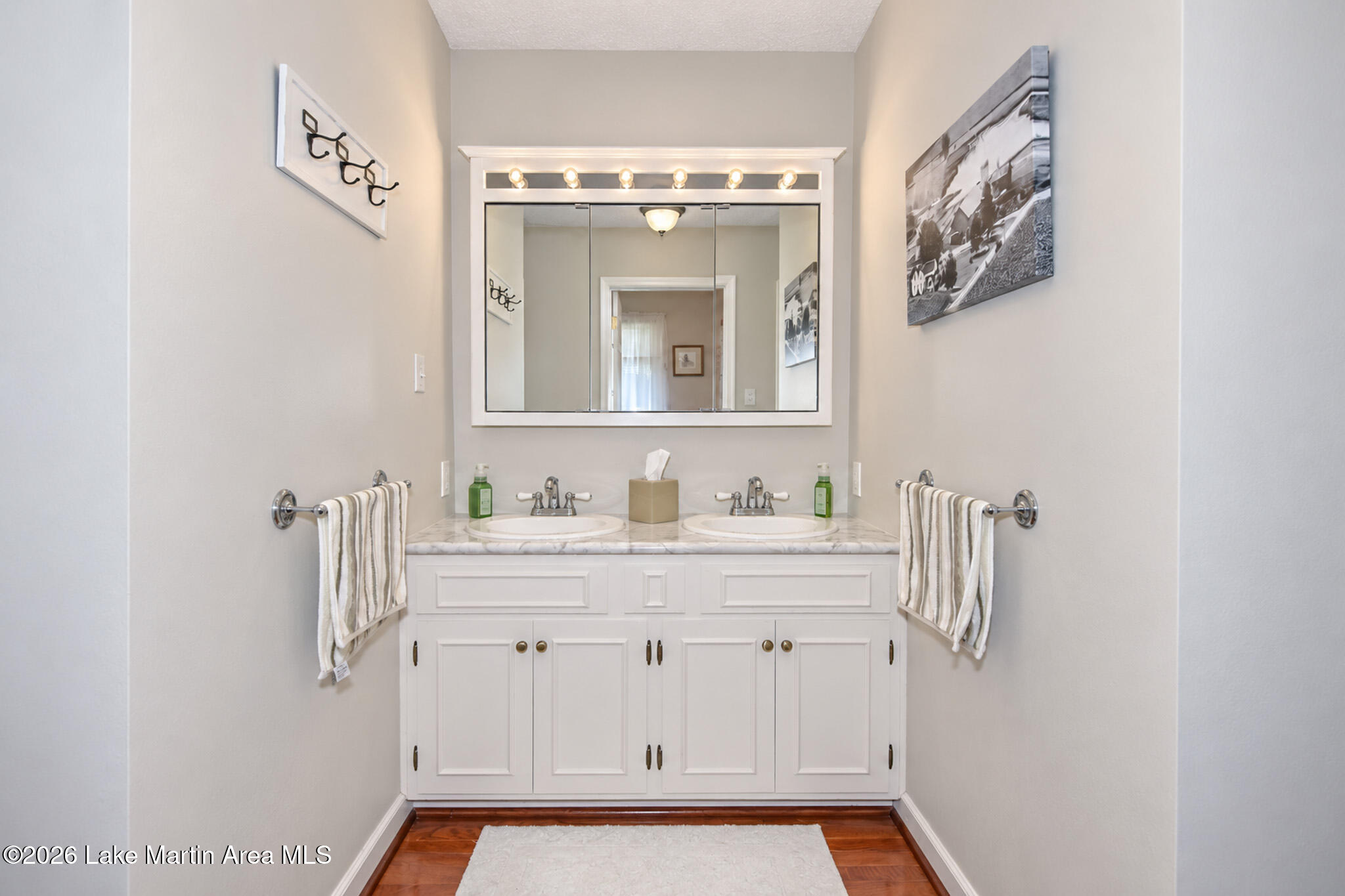 460 Auburn Dr
