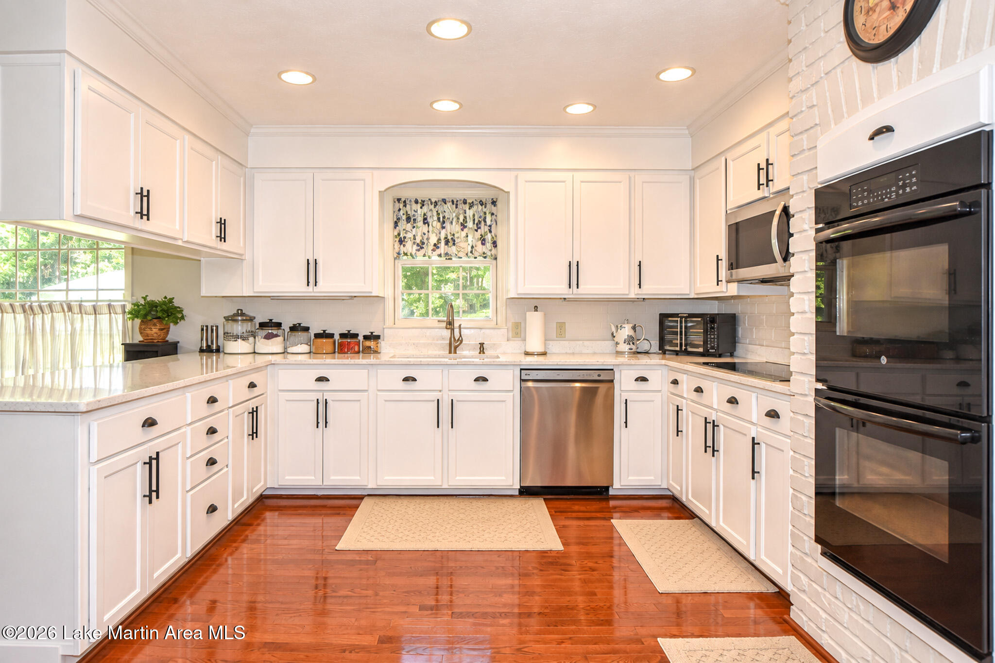 460 Auburn Dr