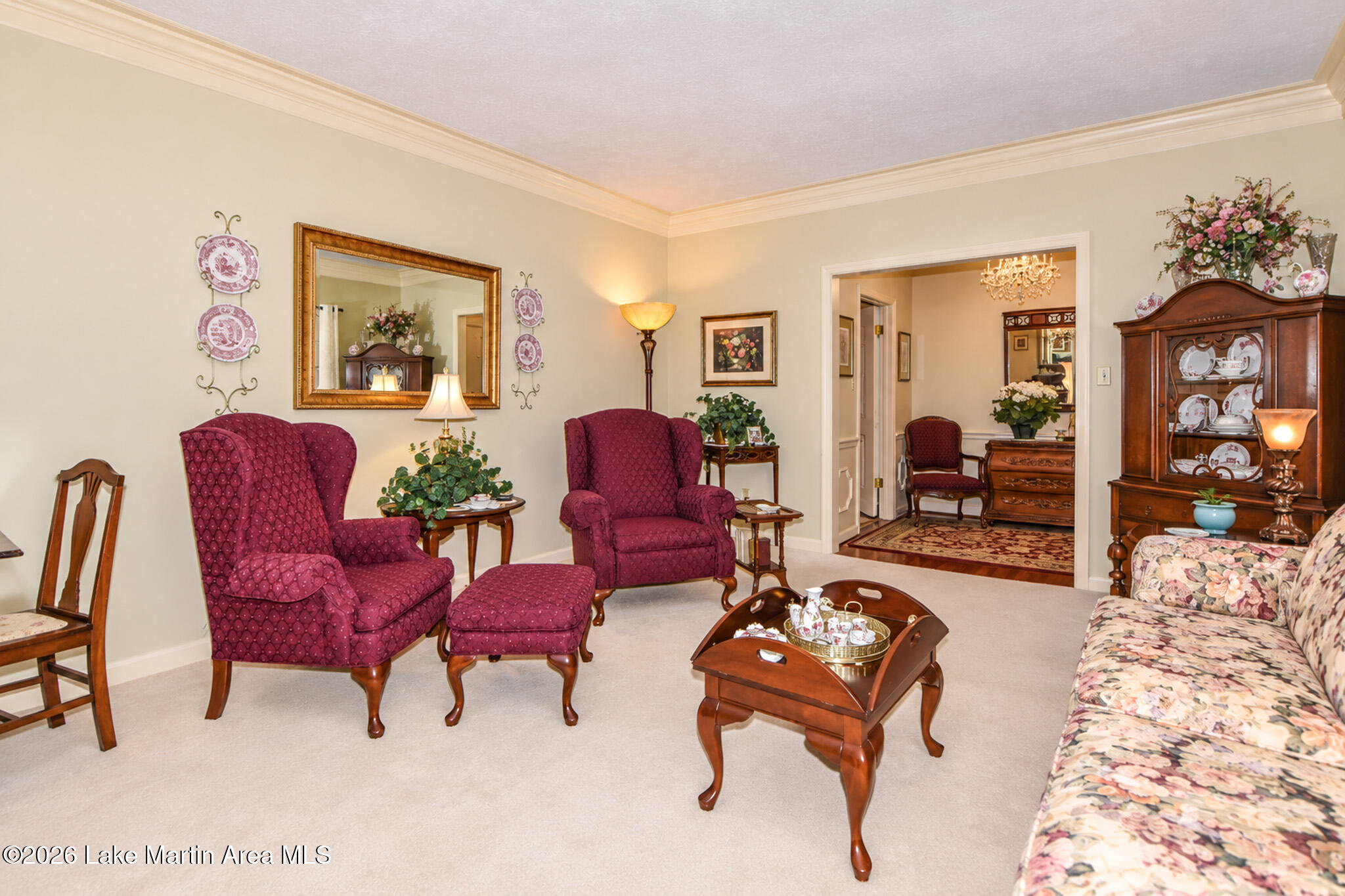 460 Auburn Dr