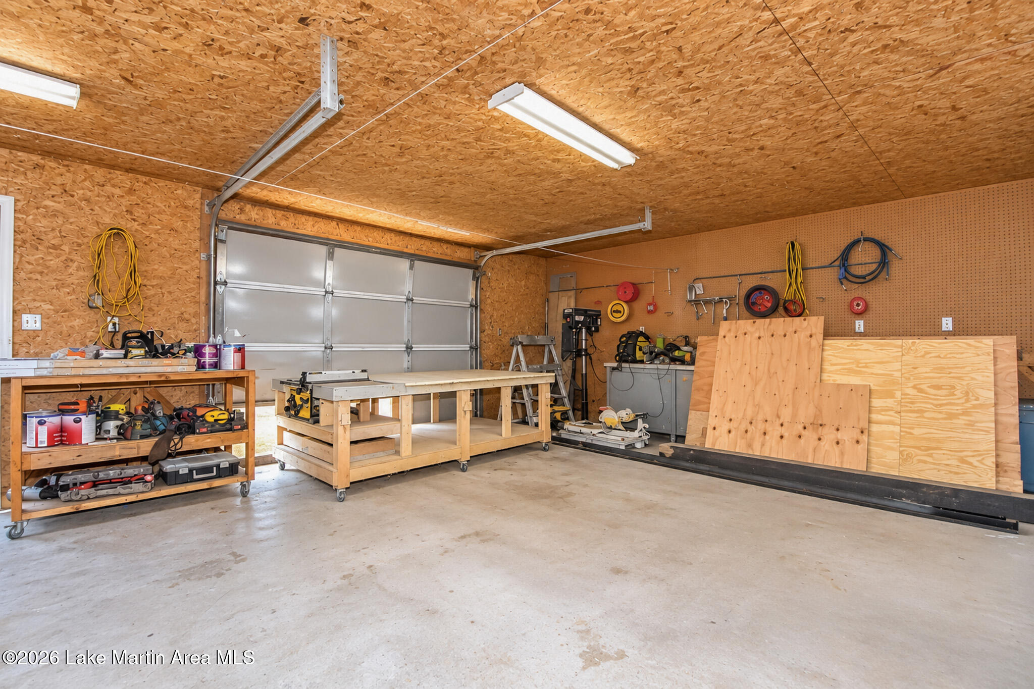 206 Brookside Dr