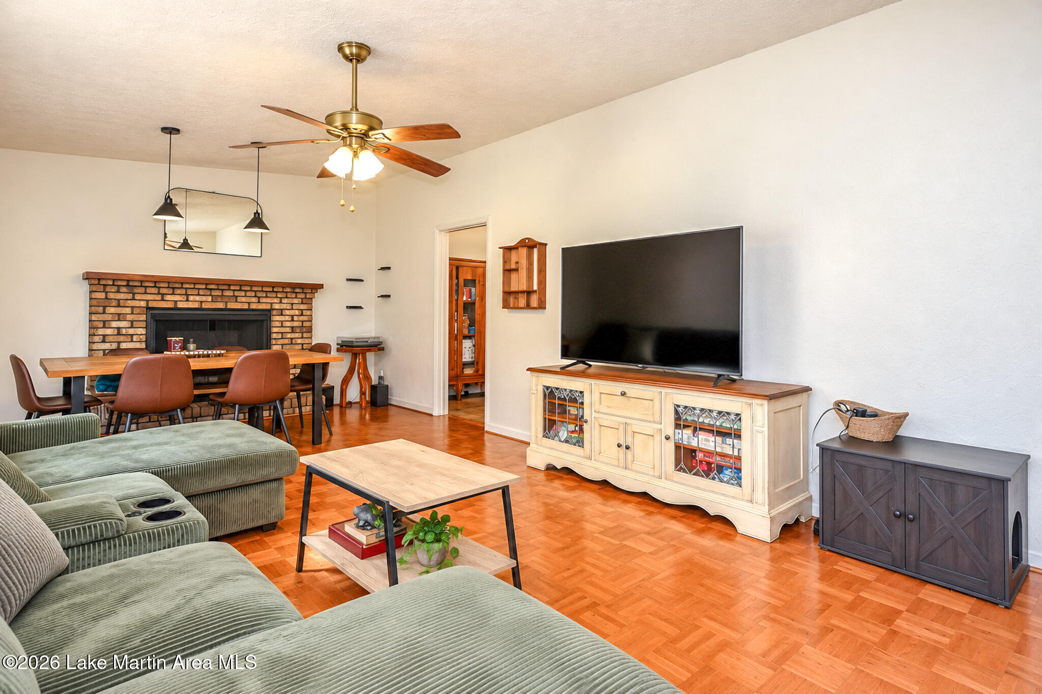 206 Brookside Dr