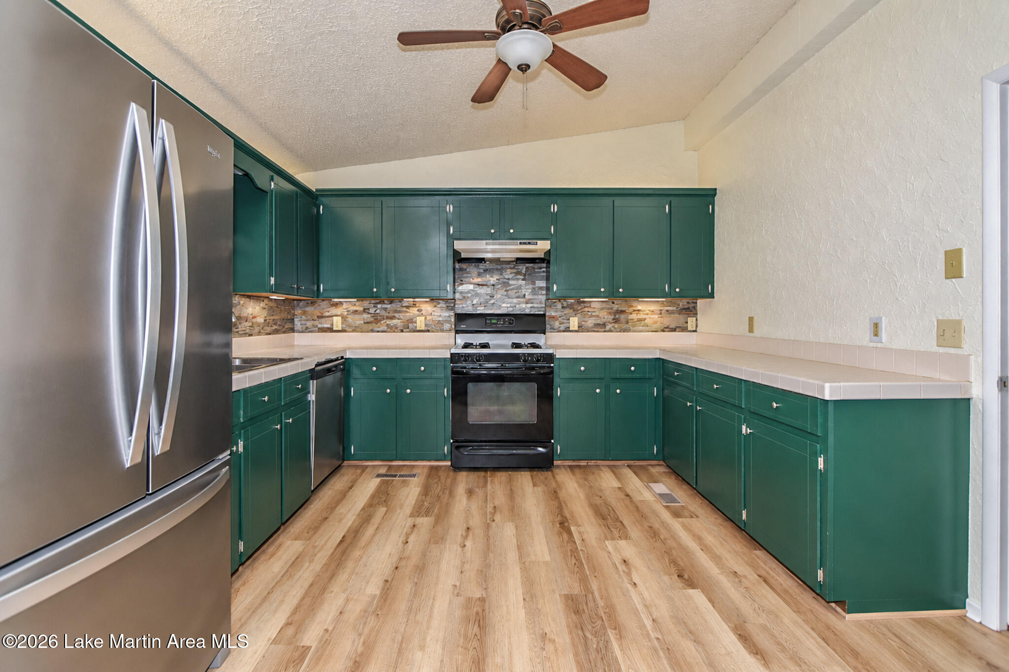 206 Brookside Dr