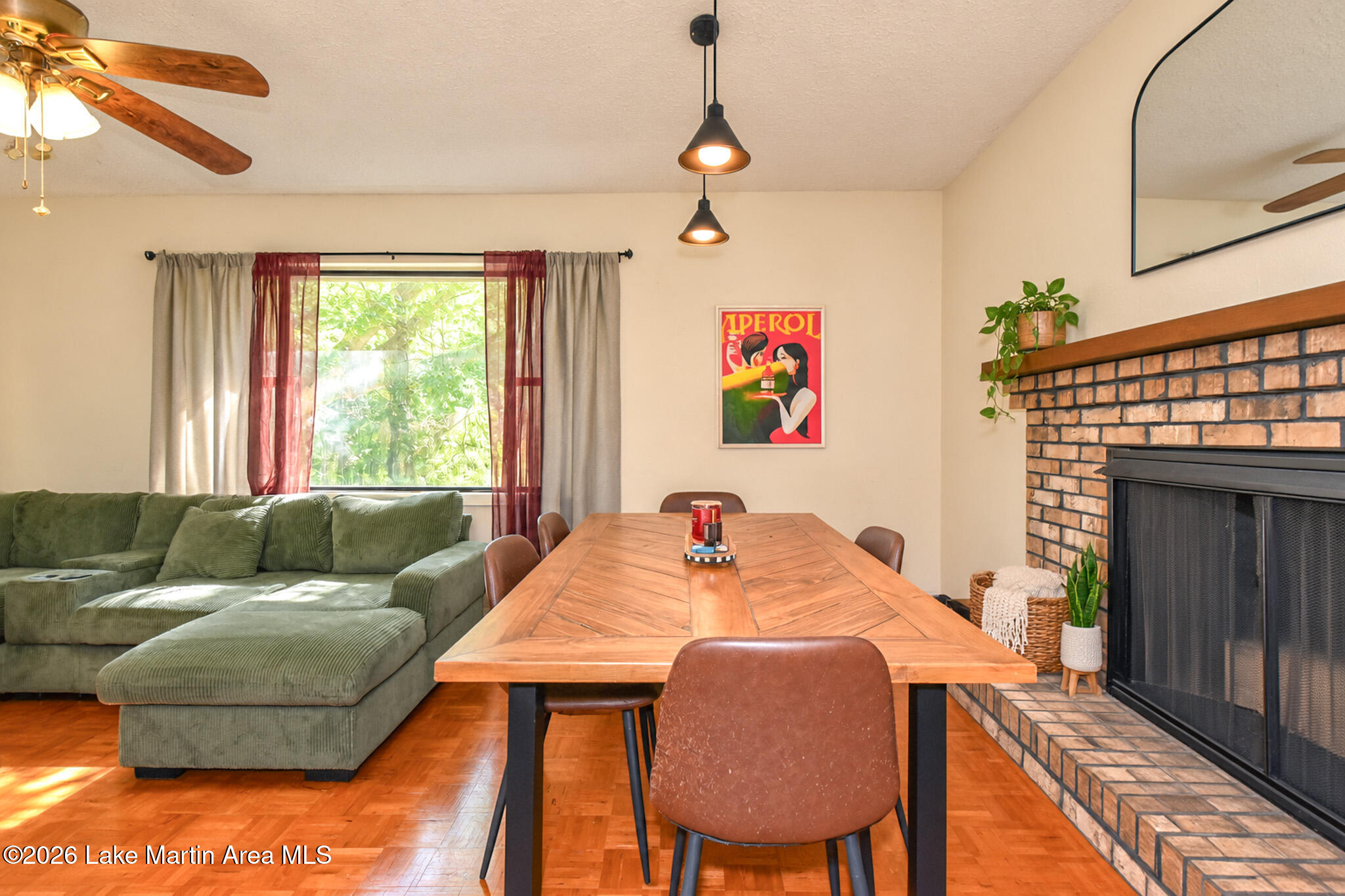 206 Brookside Dr