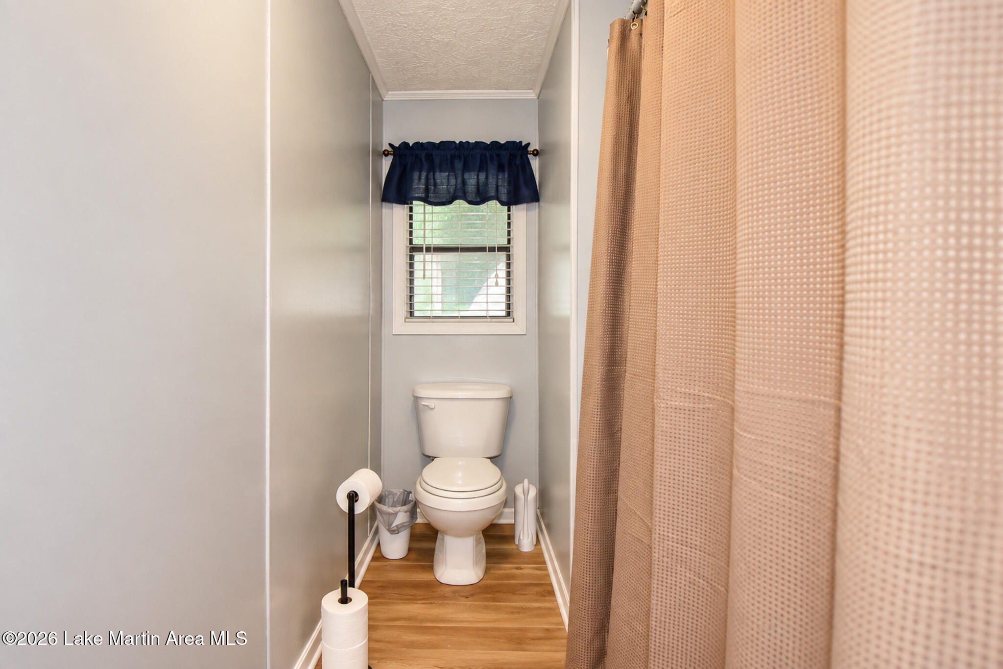 206 Brookside Dr