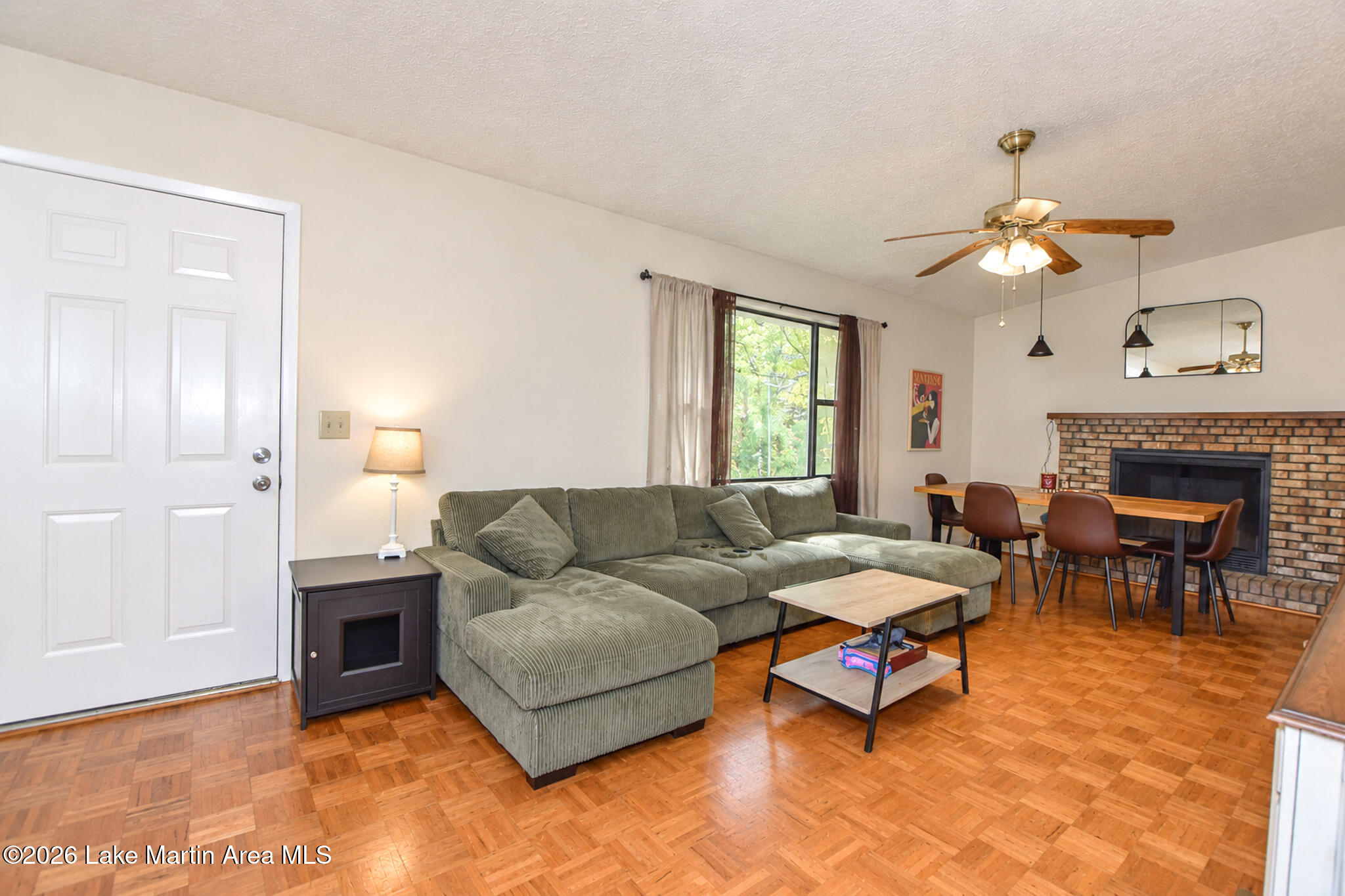 206 Brookside Dr