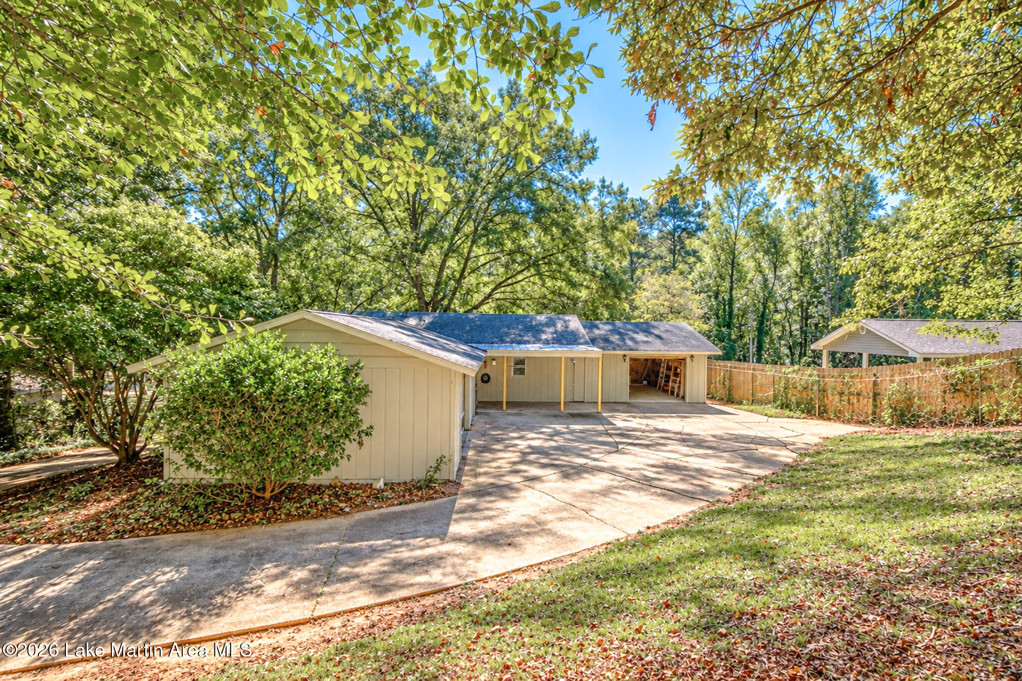 206 Brookside Dr