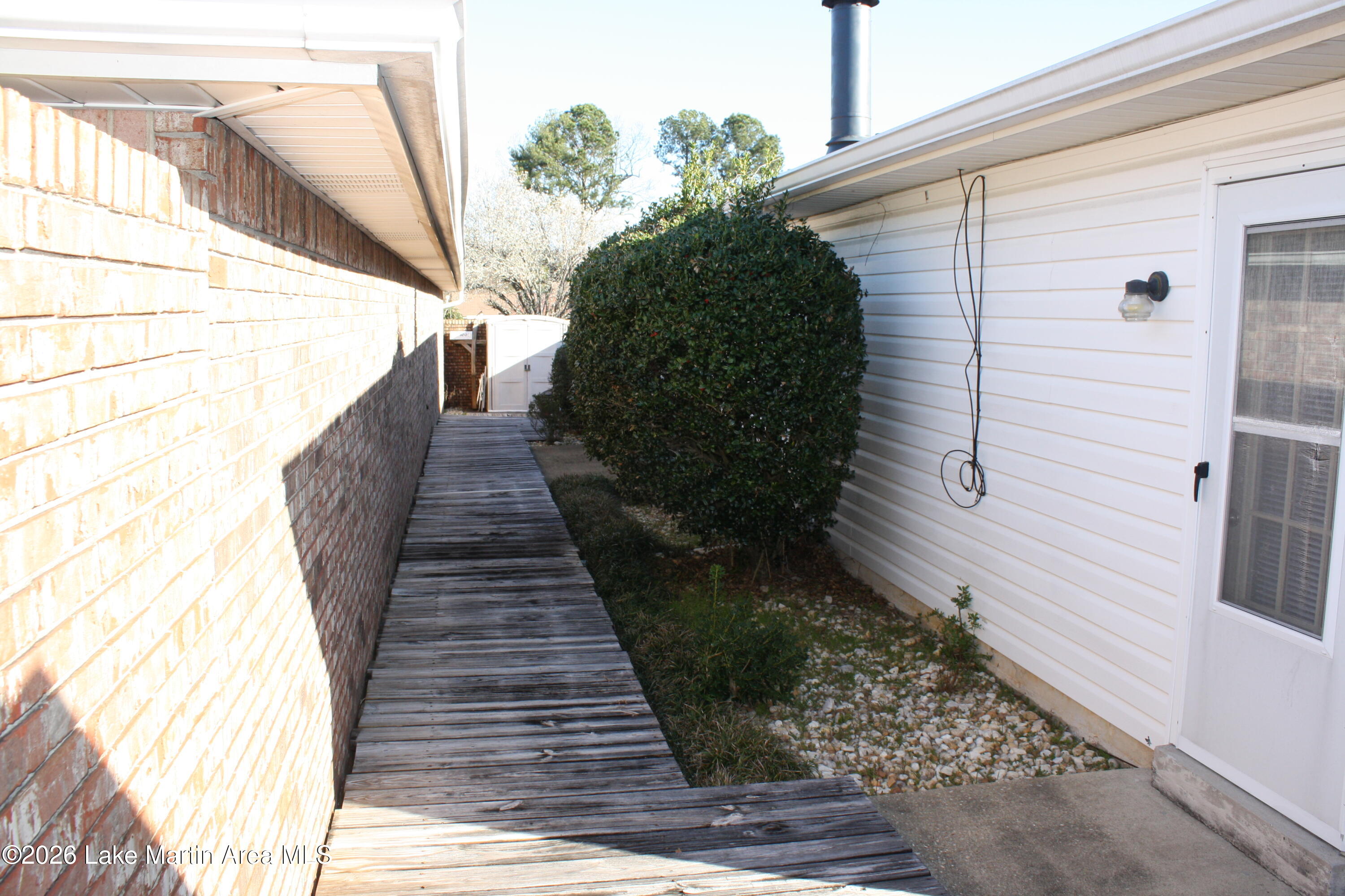 6004 Nora Pl