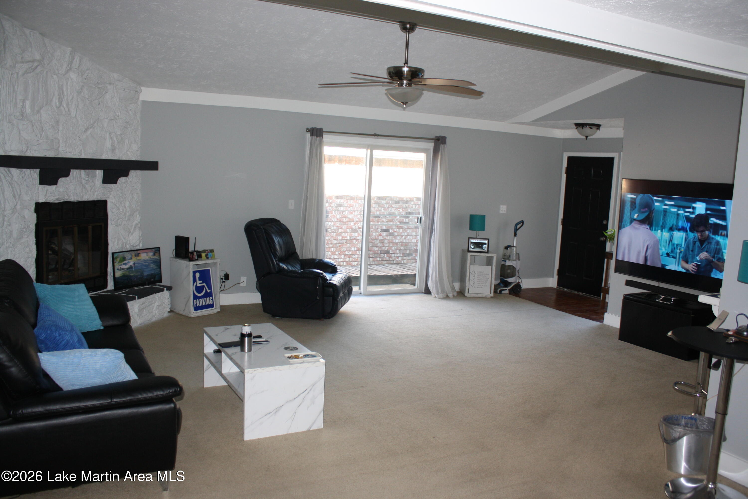 6004 Nora Pl