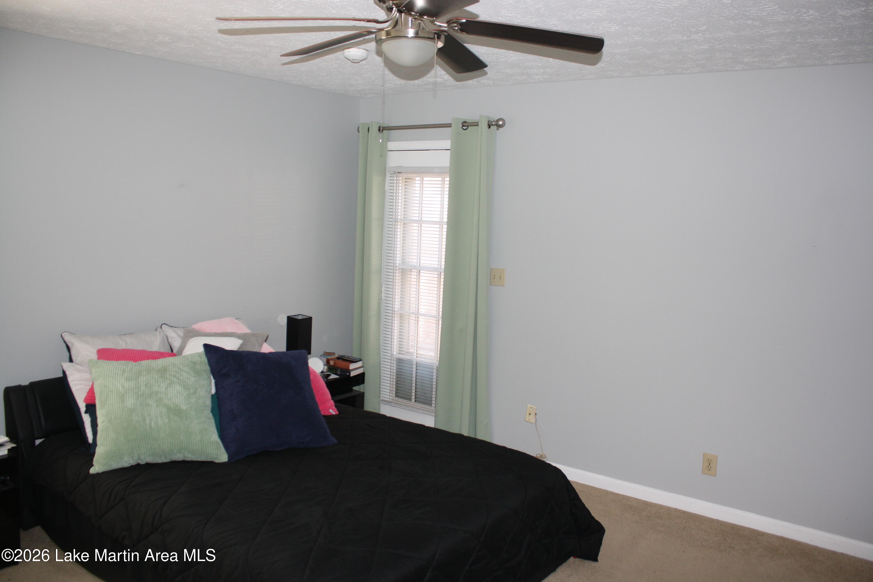 6004 Nora Pl