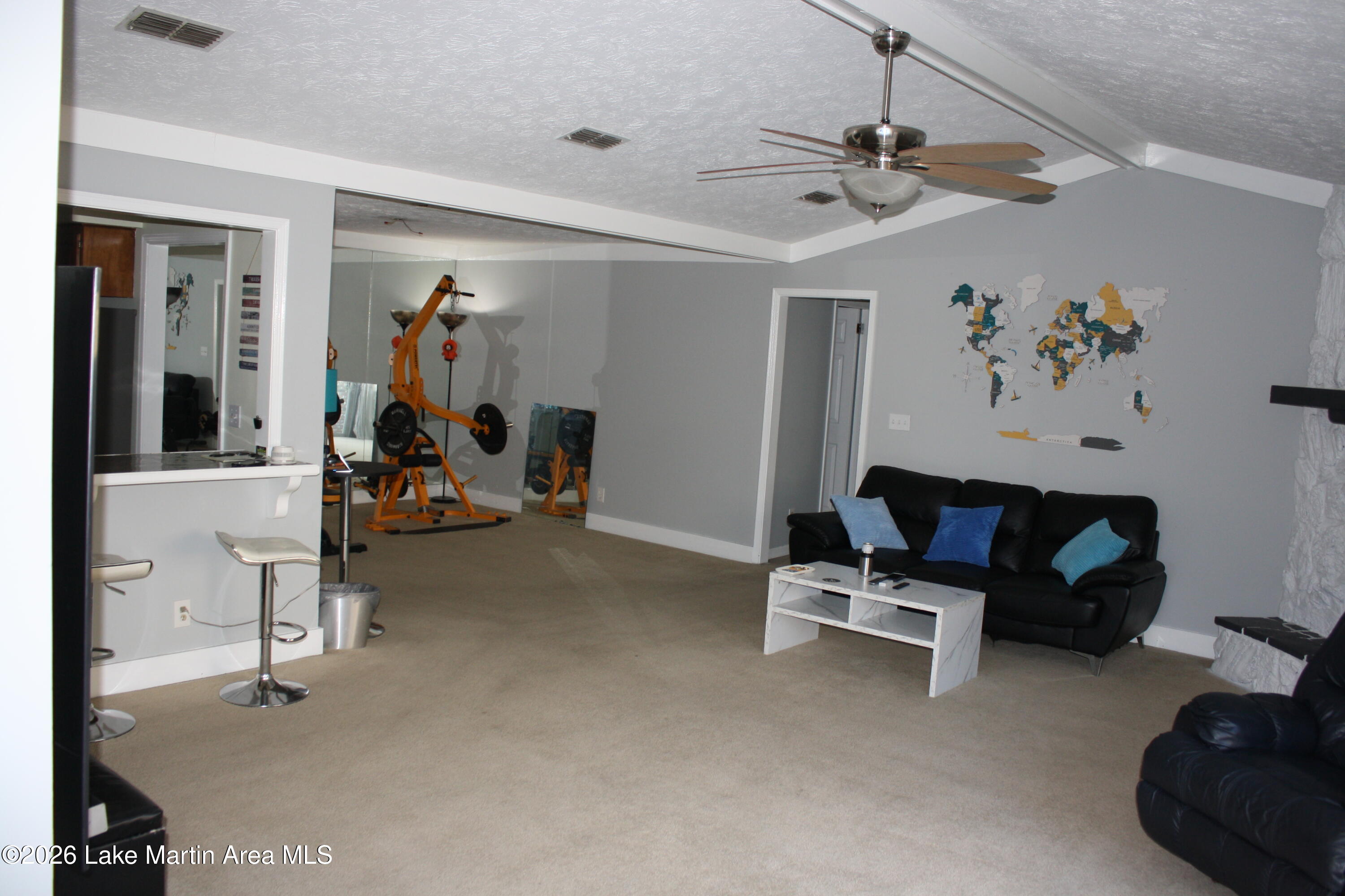 6004 Nora Pl