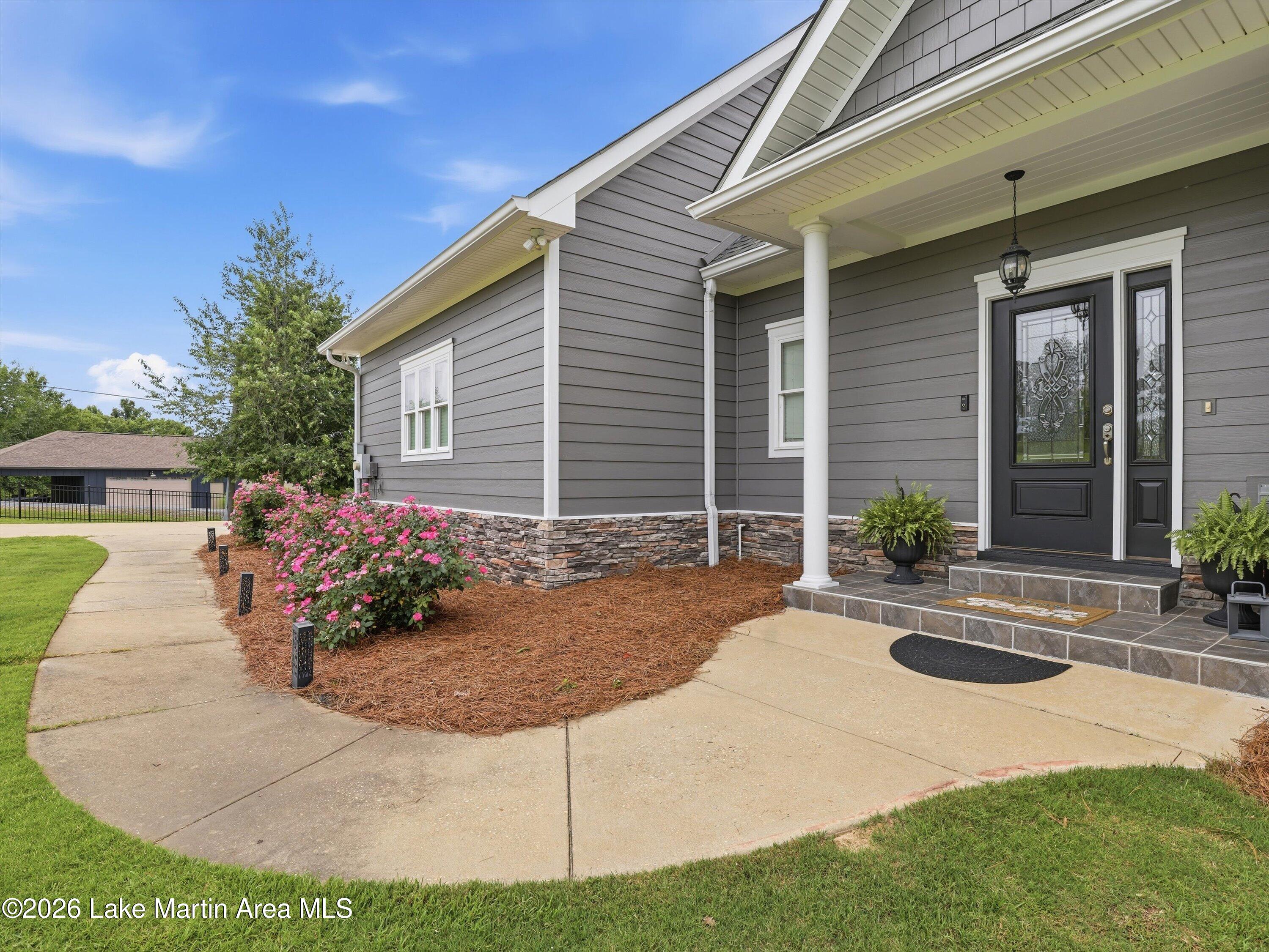 320 Hilyer Rd