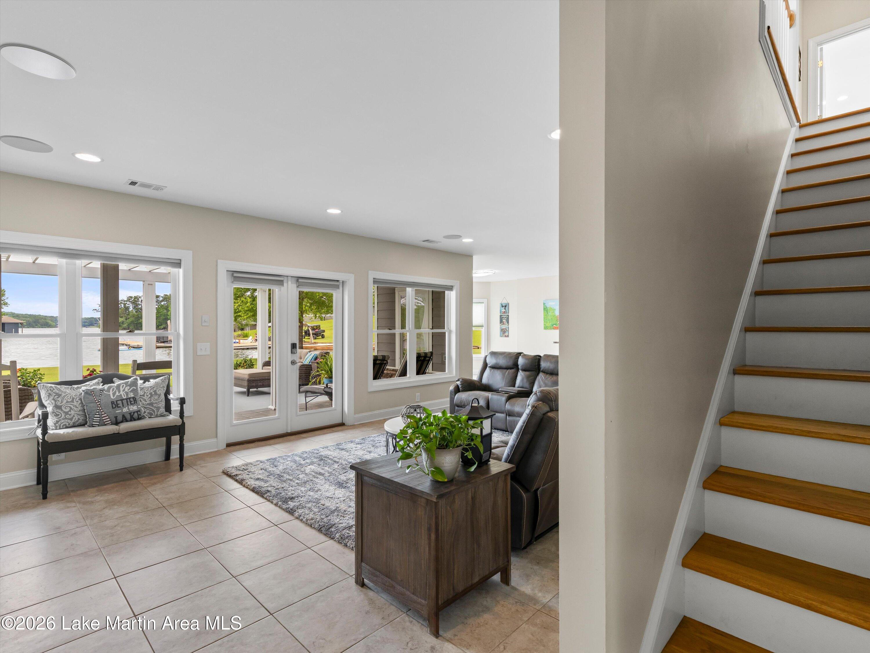 320 Hilyer Rd