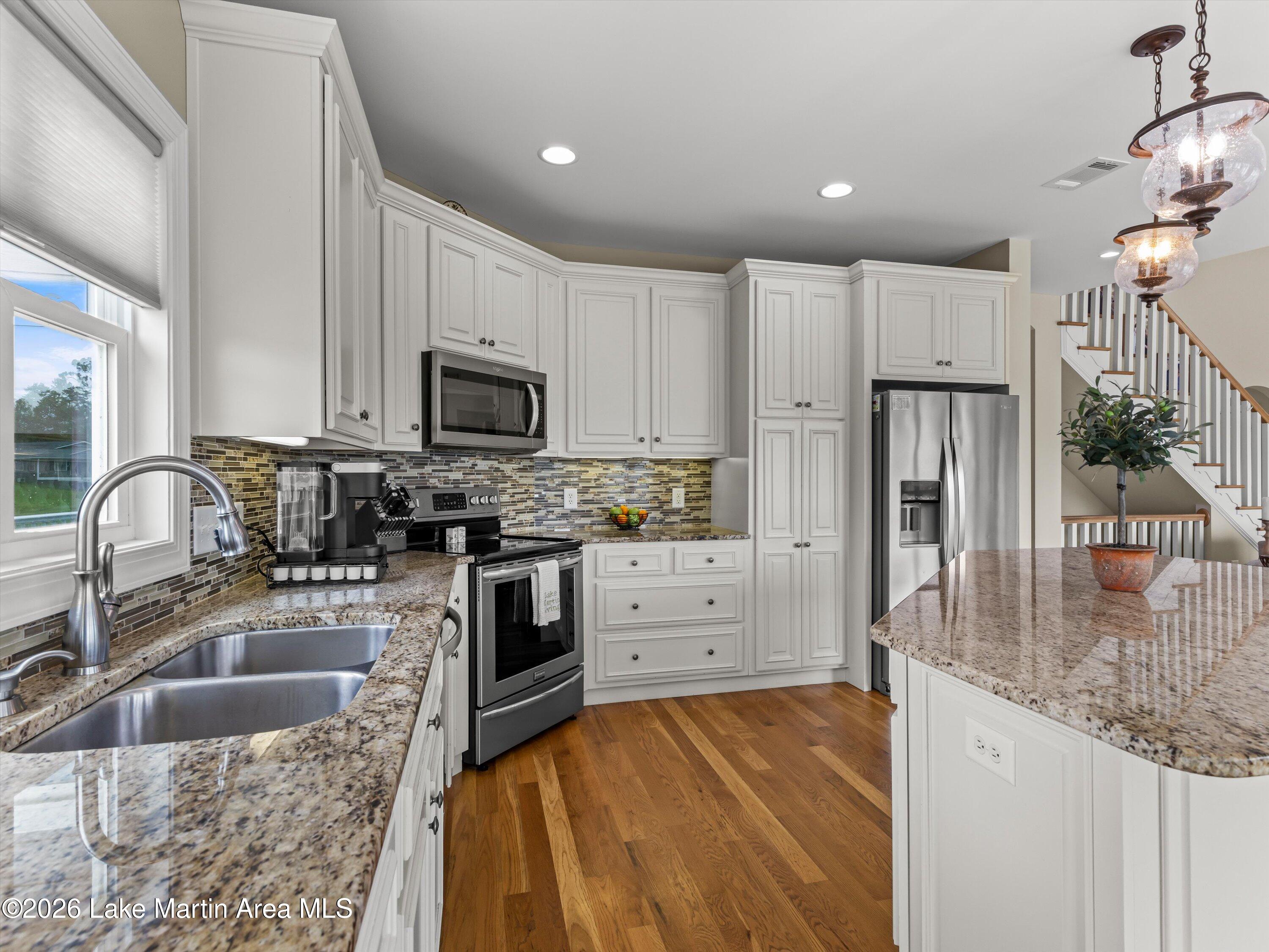 320 Hilyer Rd