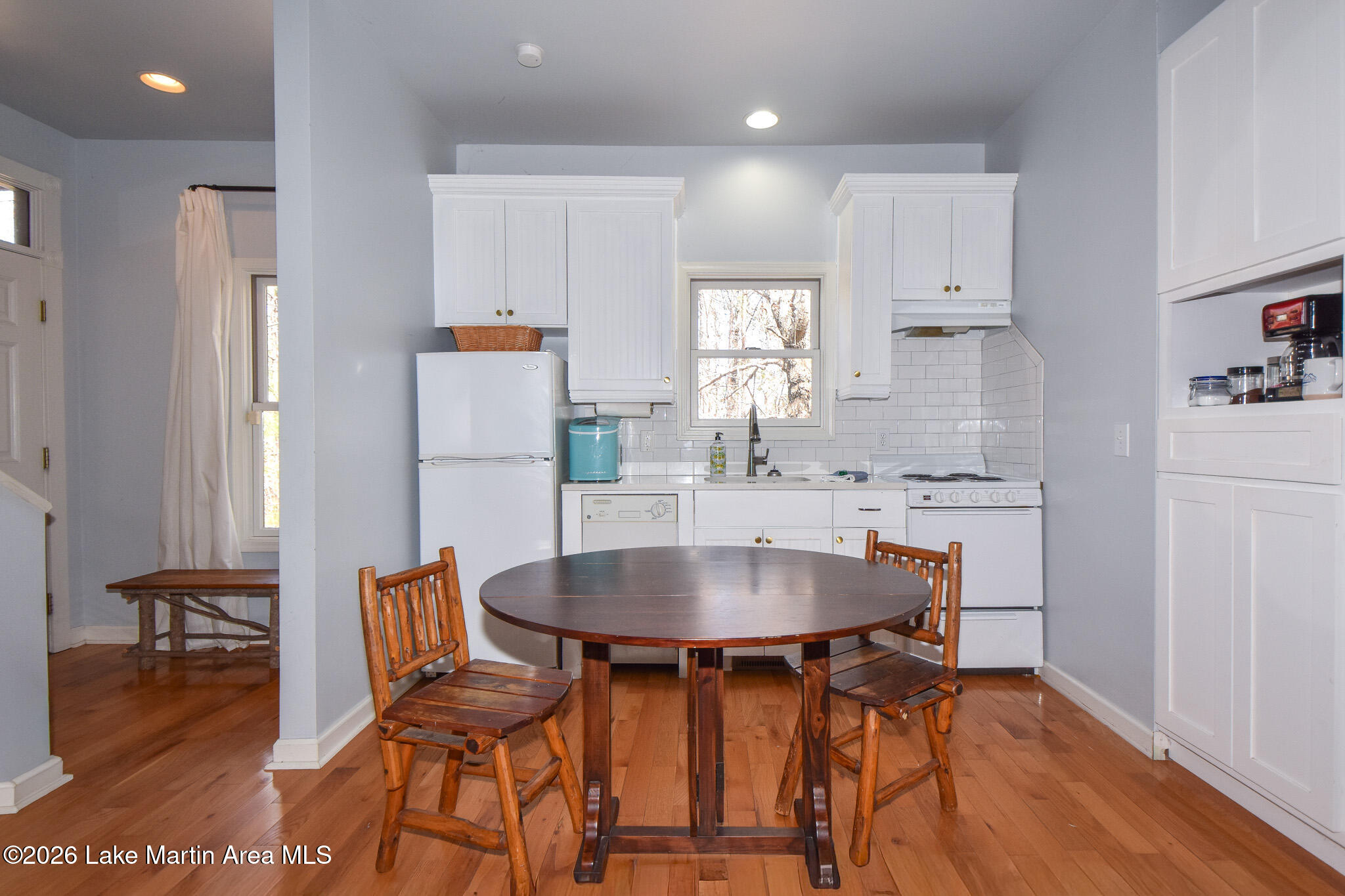 117 Falling Water Cir