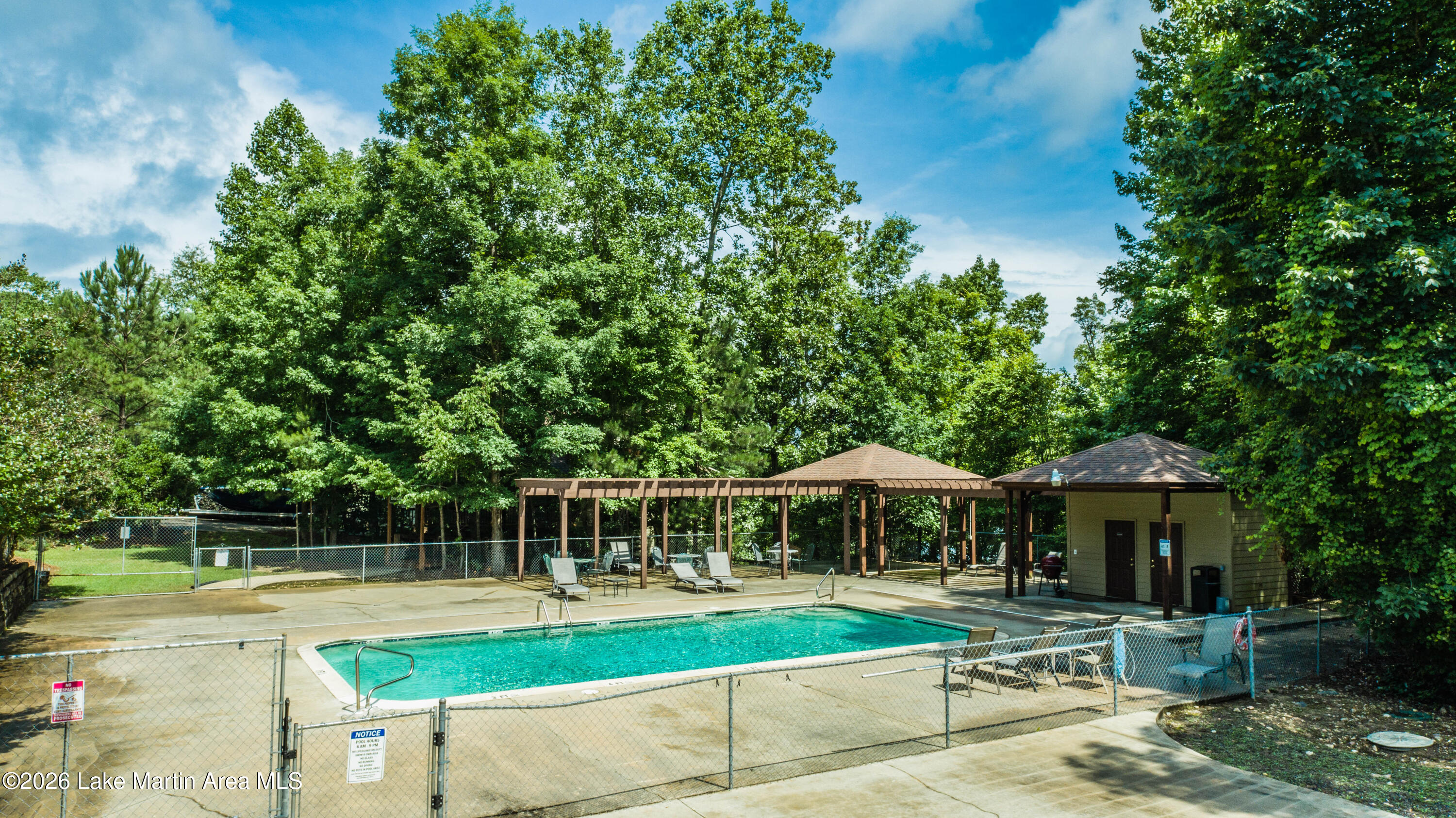117 Falling Water Cir