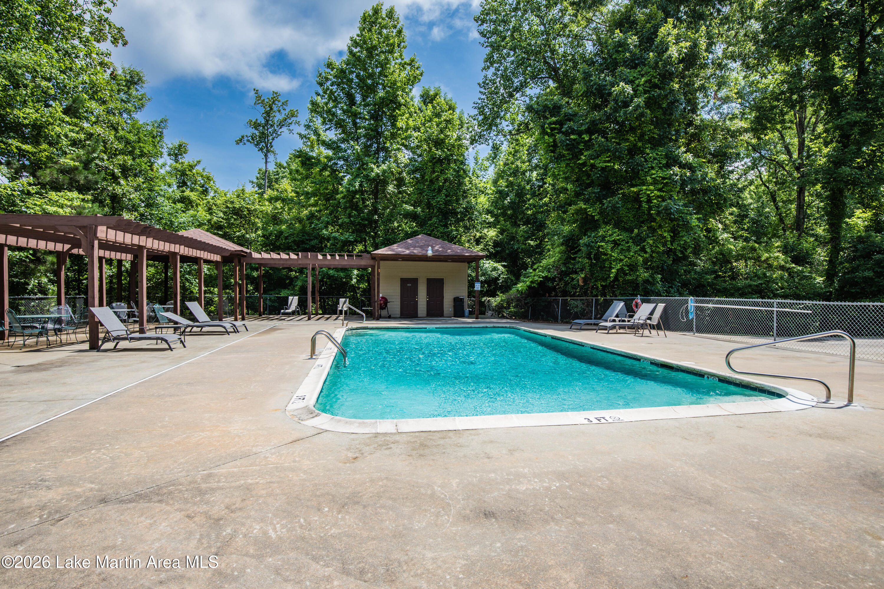 117 Falling Water Cir