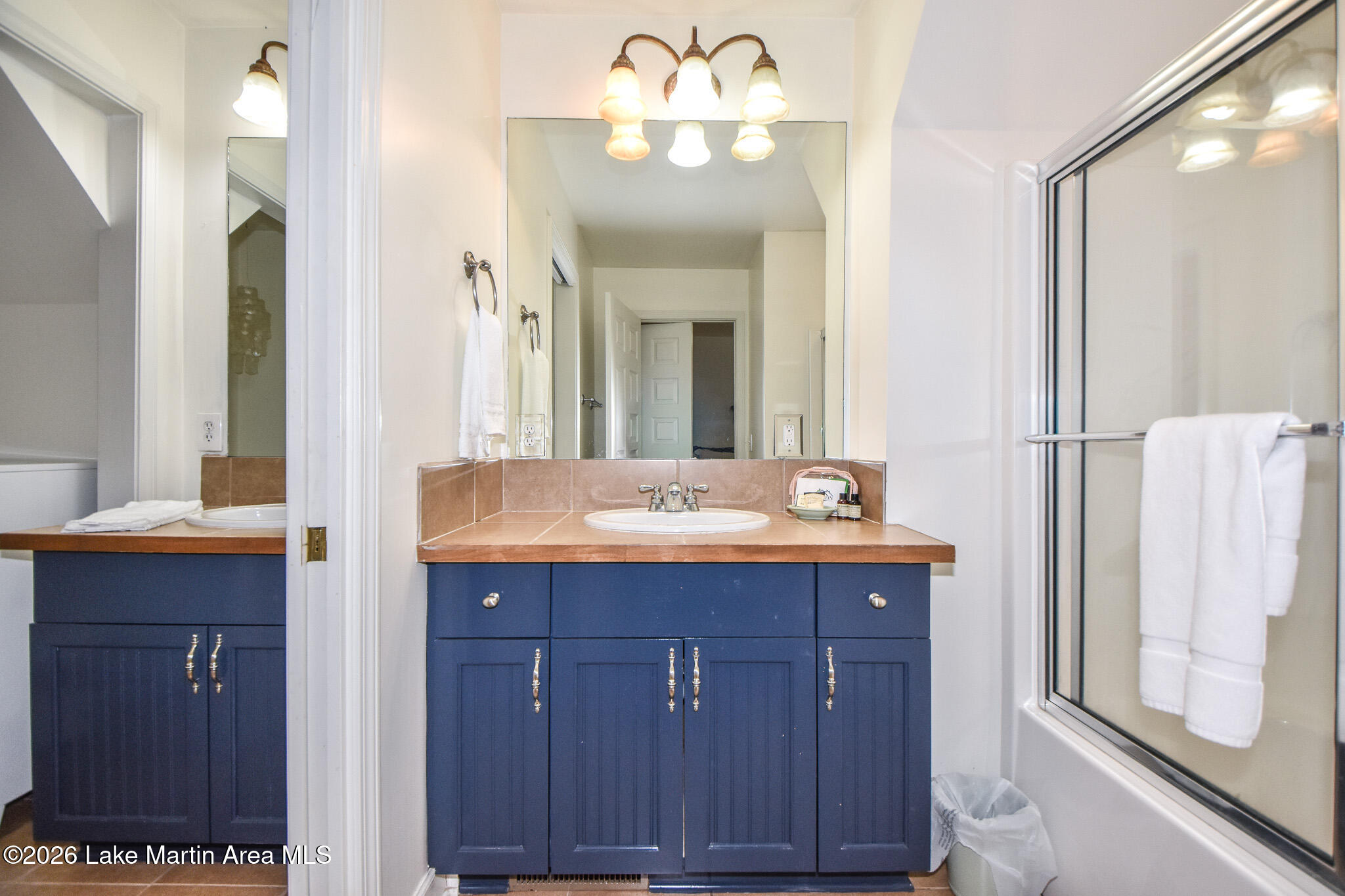 117 Falling Water Cir