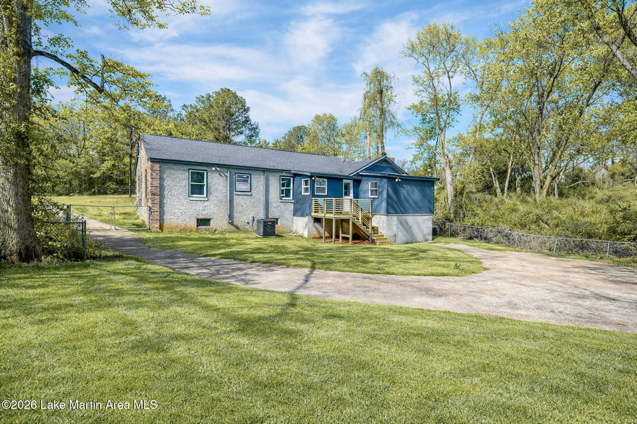 94 Brummitt St