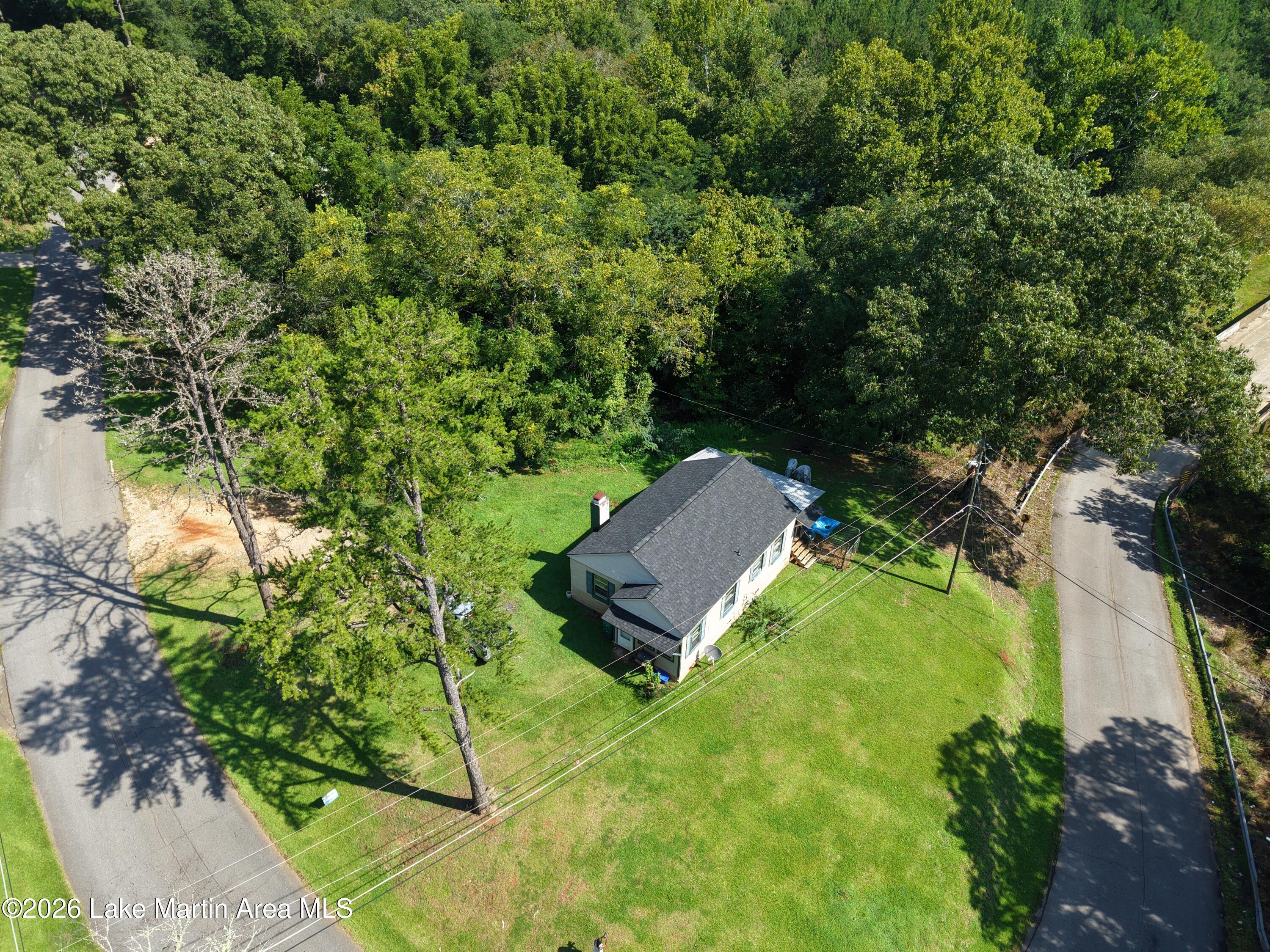 905 Herren St