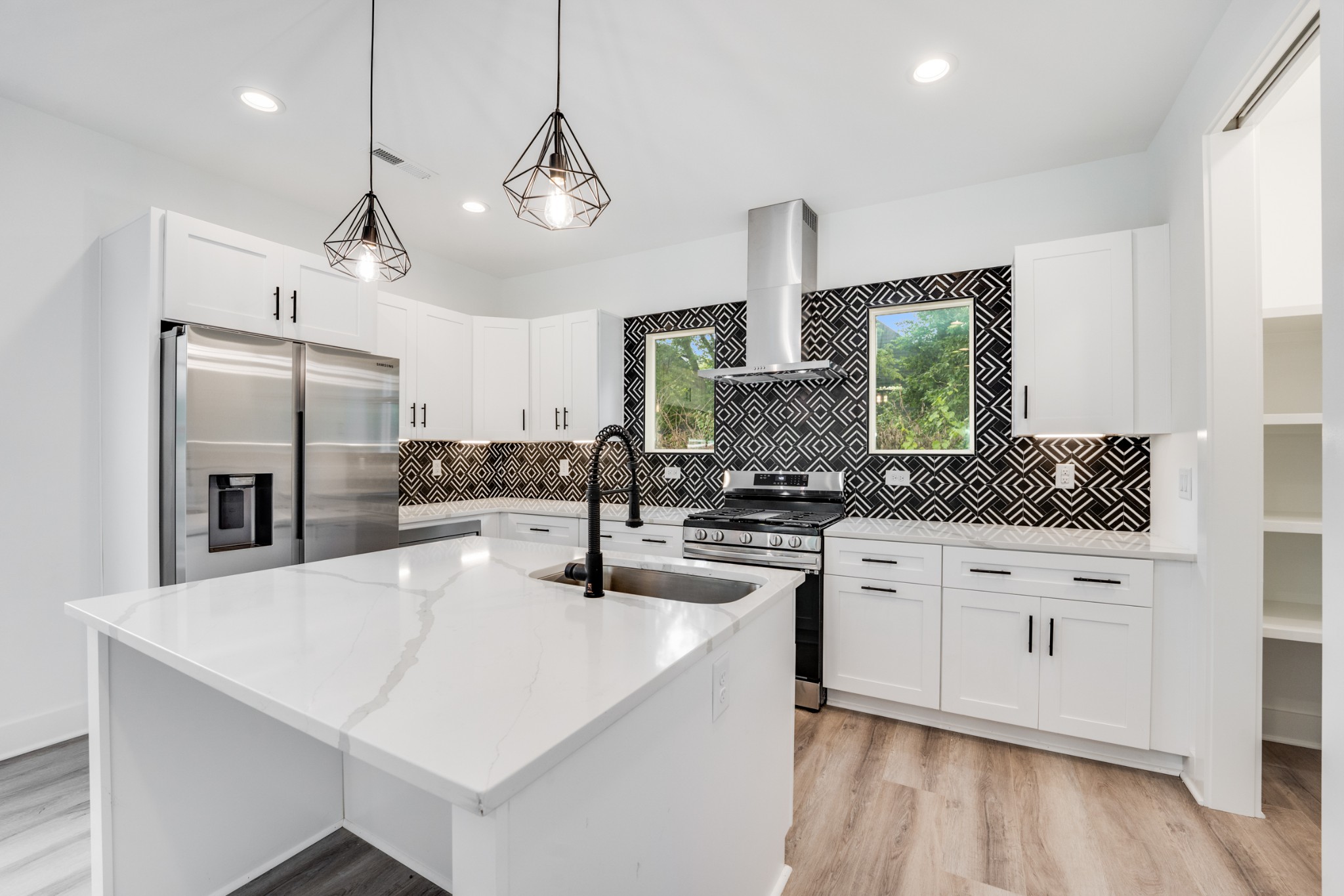 805 Cherokee Ave Unit: 2