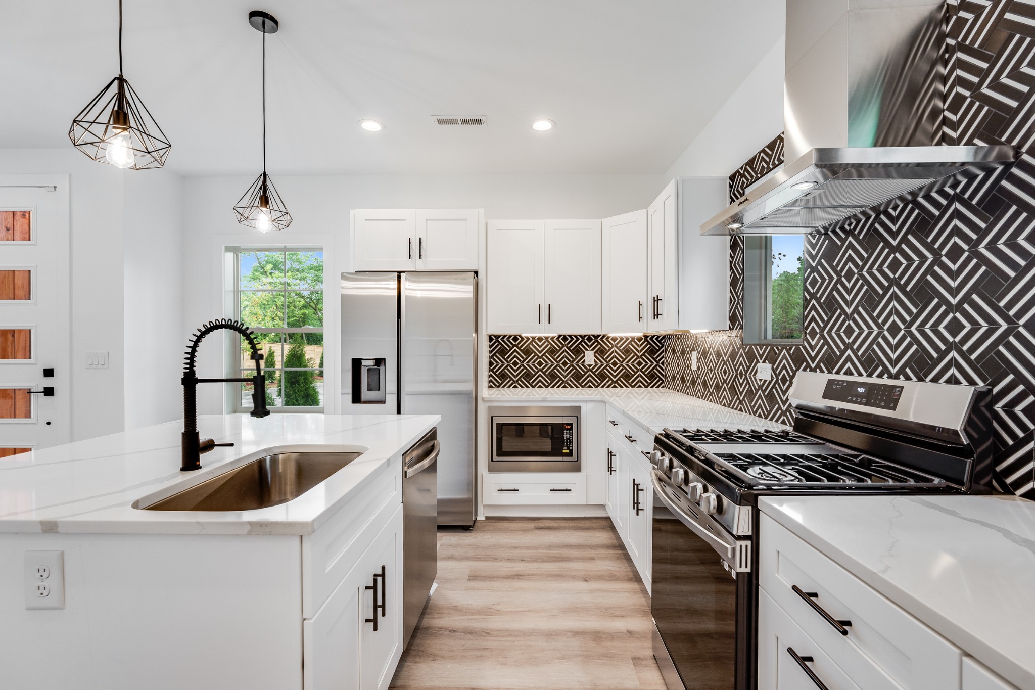 805 Cherokee Ave Unit: 2
