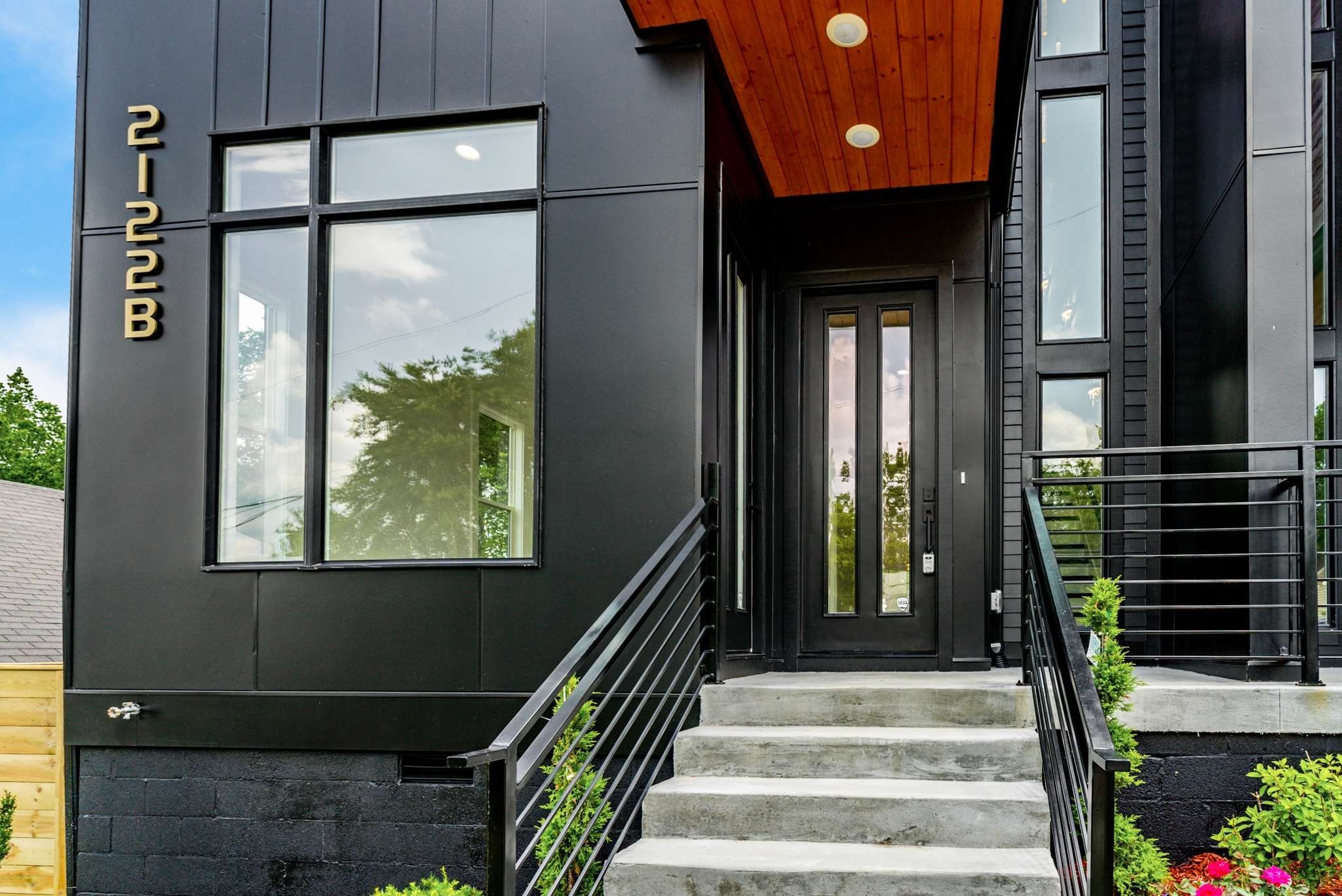 2122B 12th Ave N Unit: B