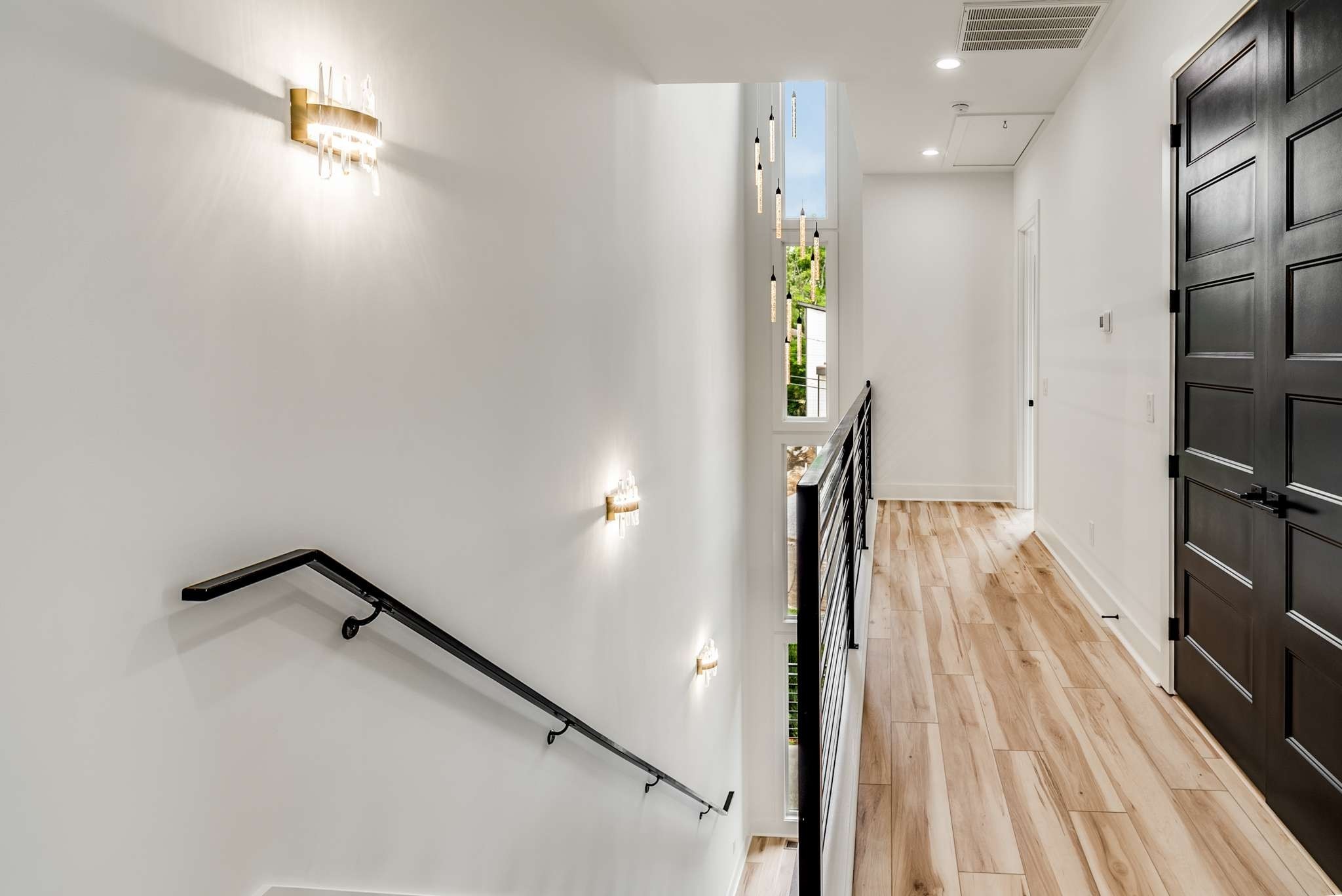 2122B 12th Ave N Unit: B