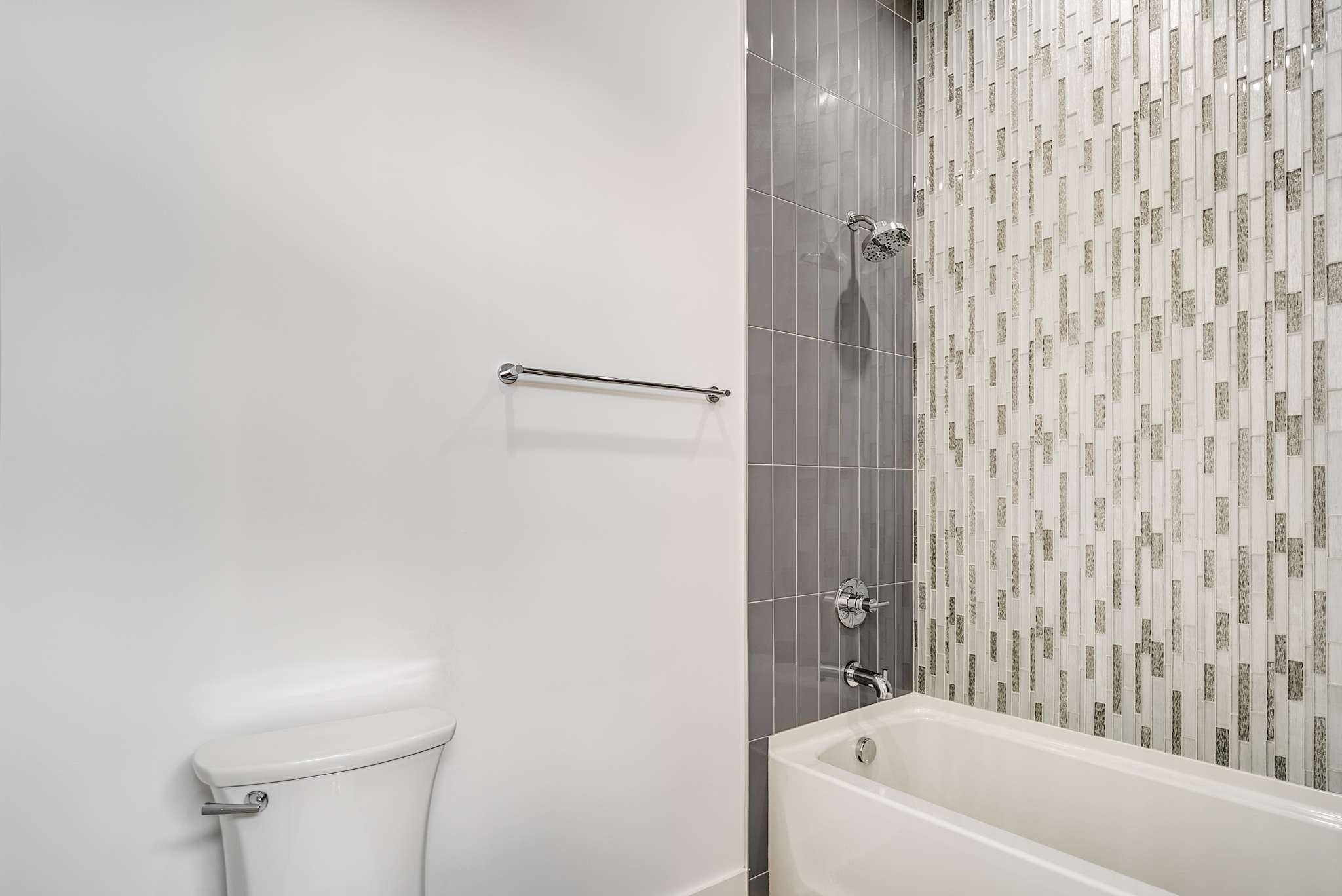 2122B 12th Ave N Unit: B
