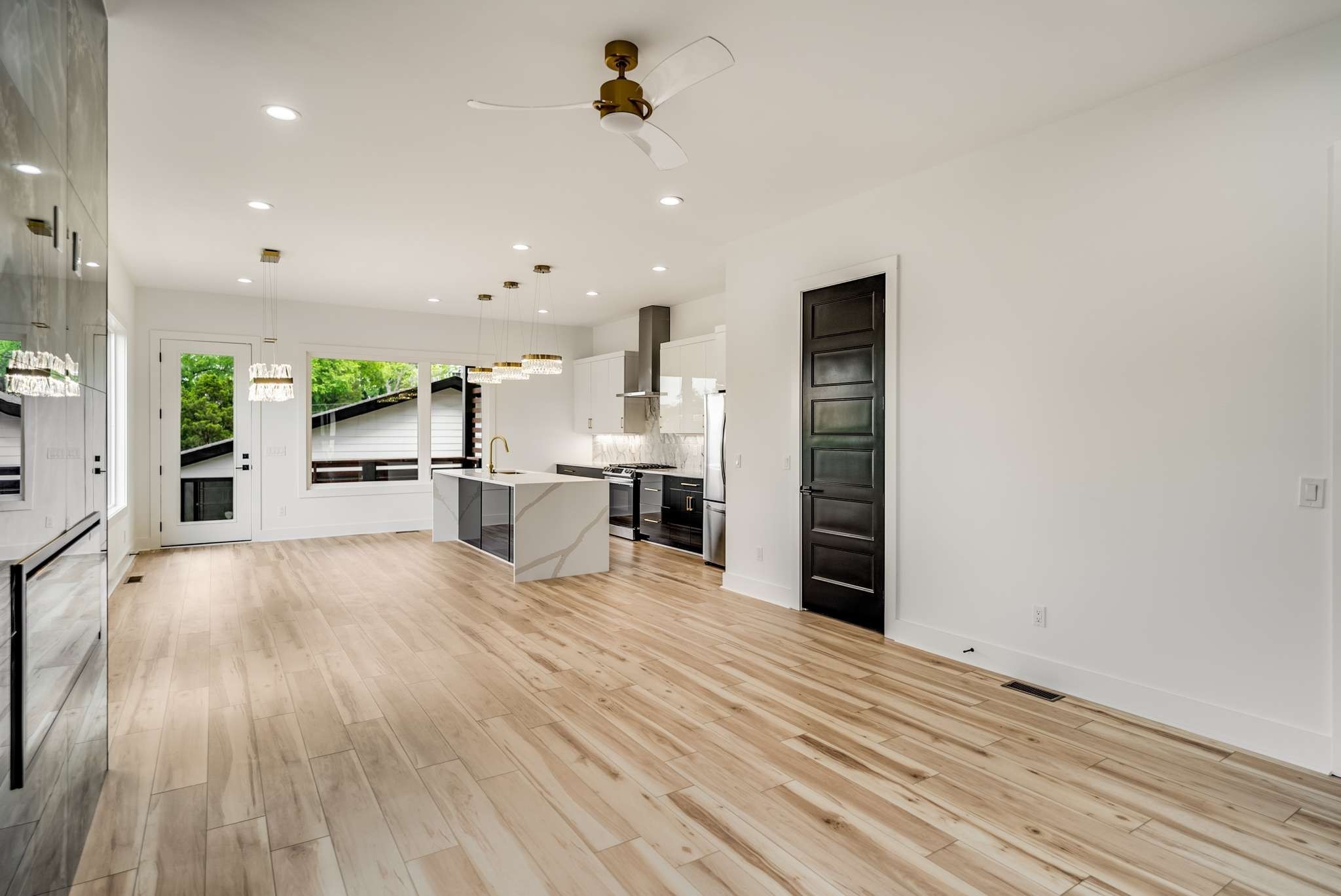 2122B 12th Ave N Unit: B