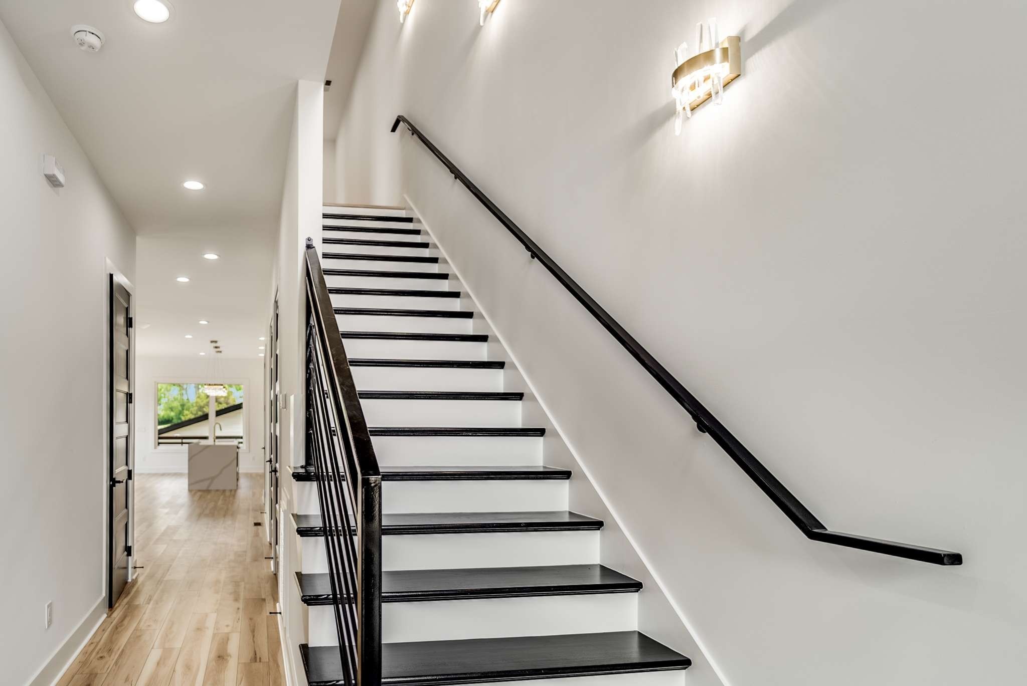 2122B 12th Ave N Unit: B