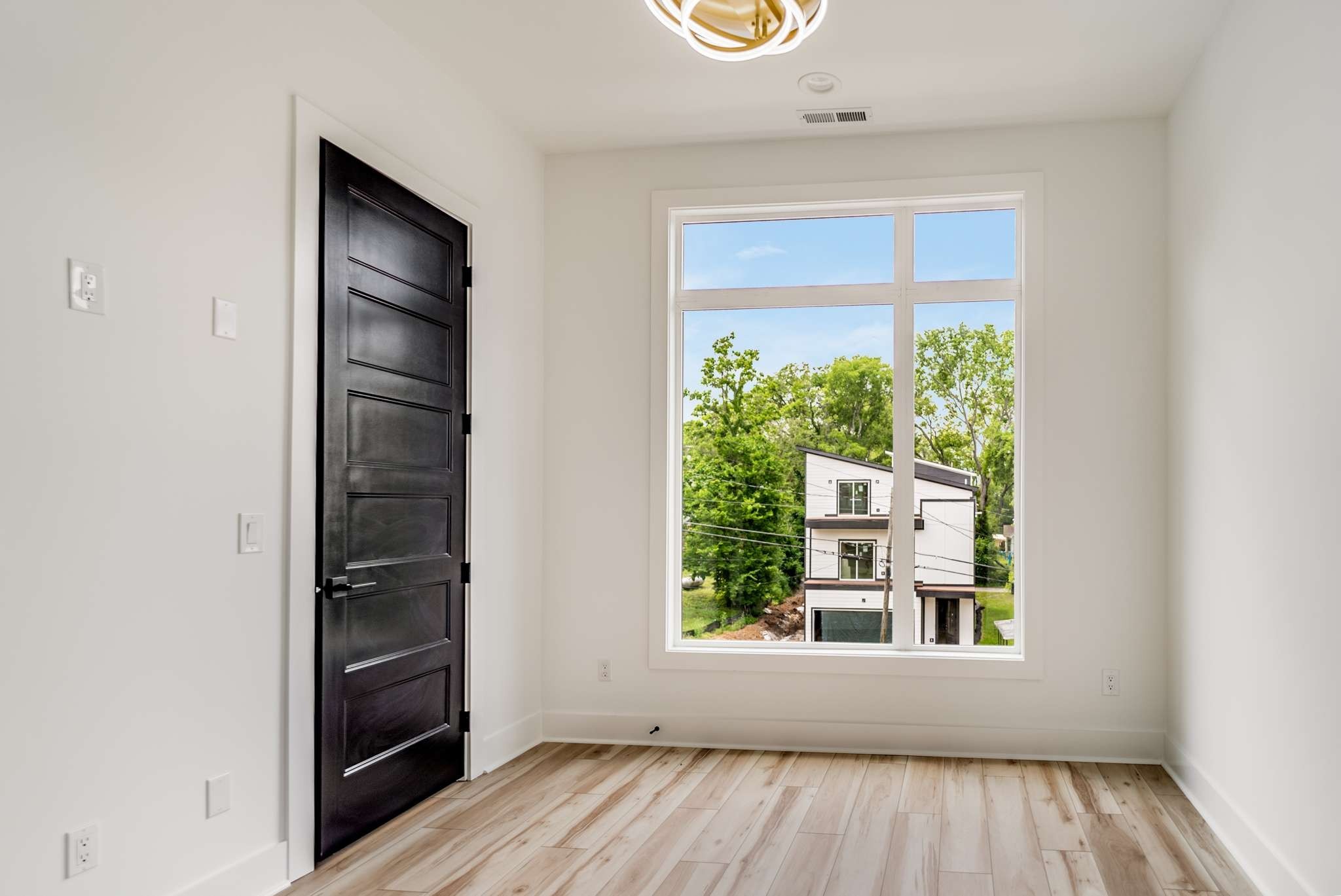 2122B 12th Ave N Unit: B