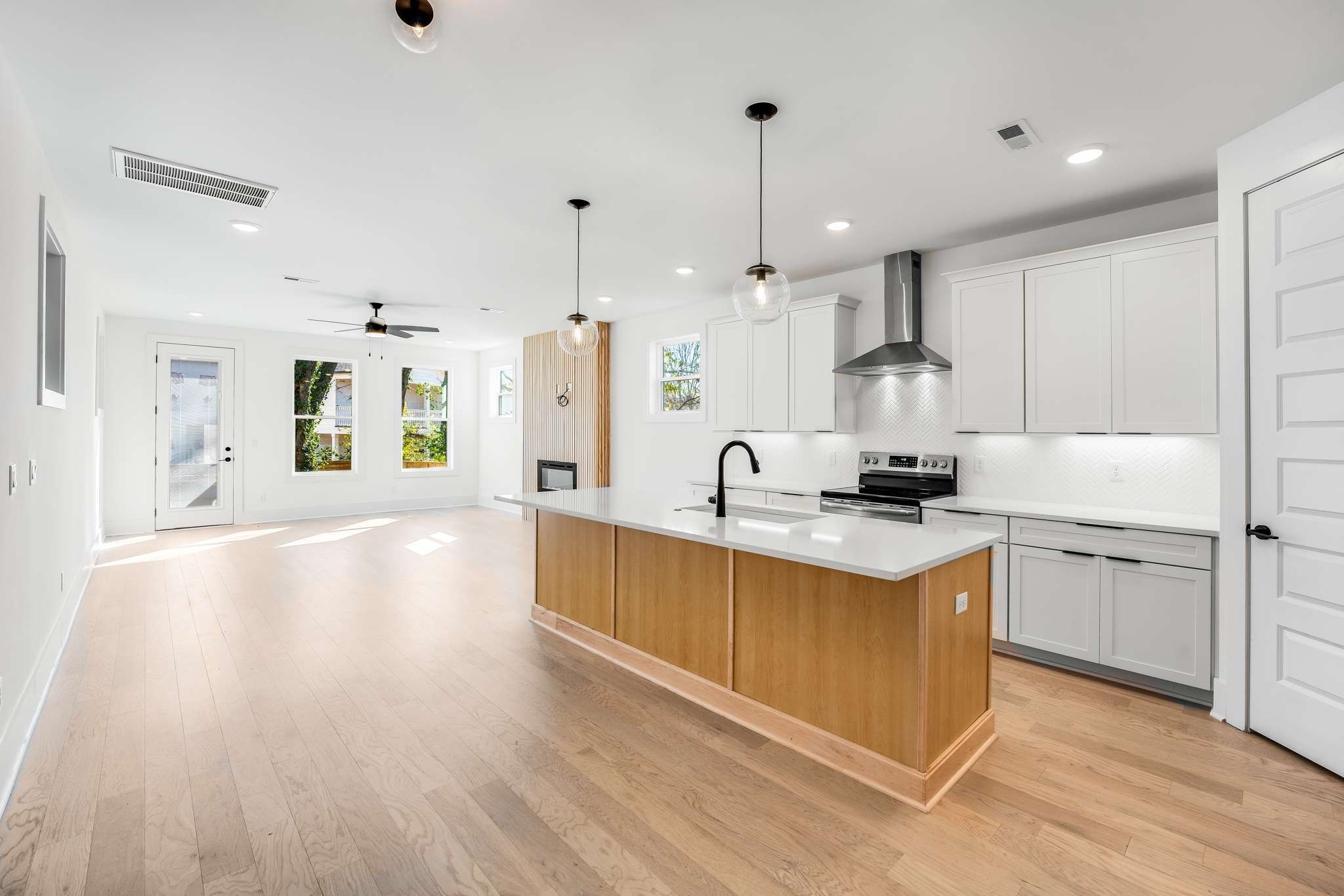 2412 18th Ave N Unit: A